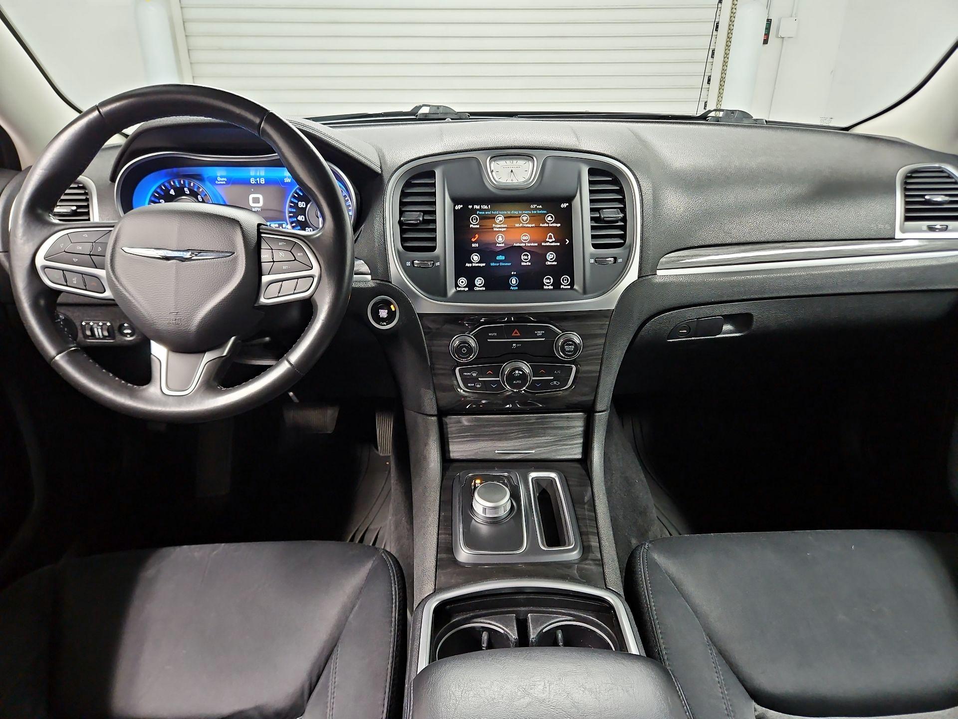 Thumbnail: 2021 Chrysler 300 - 9