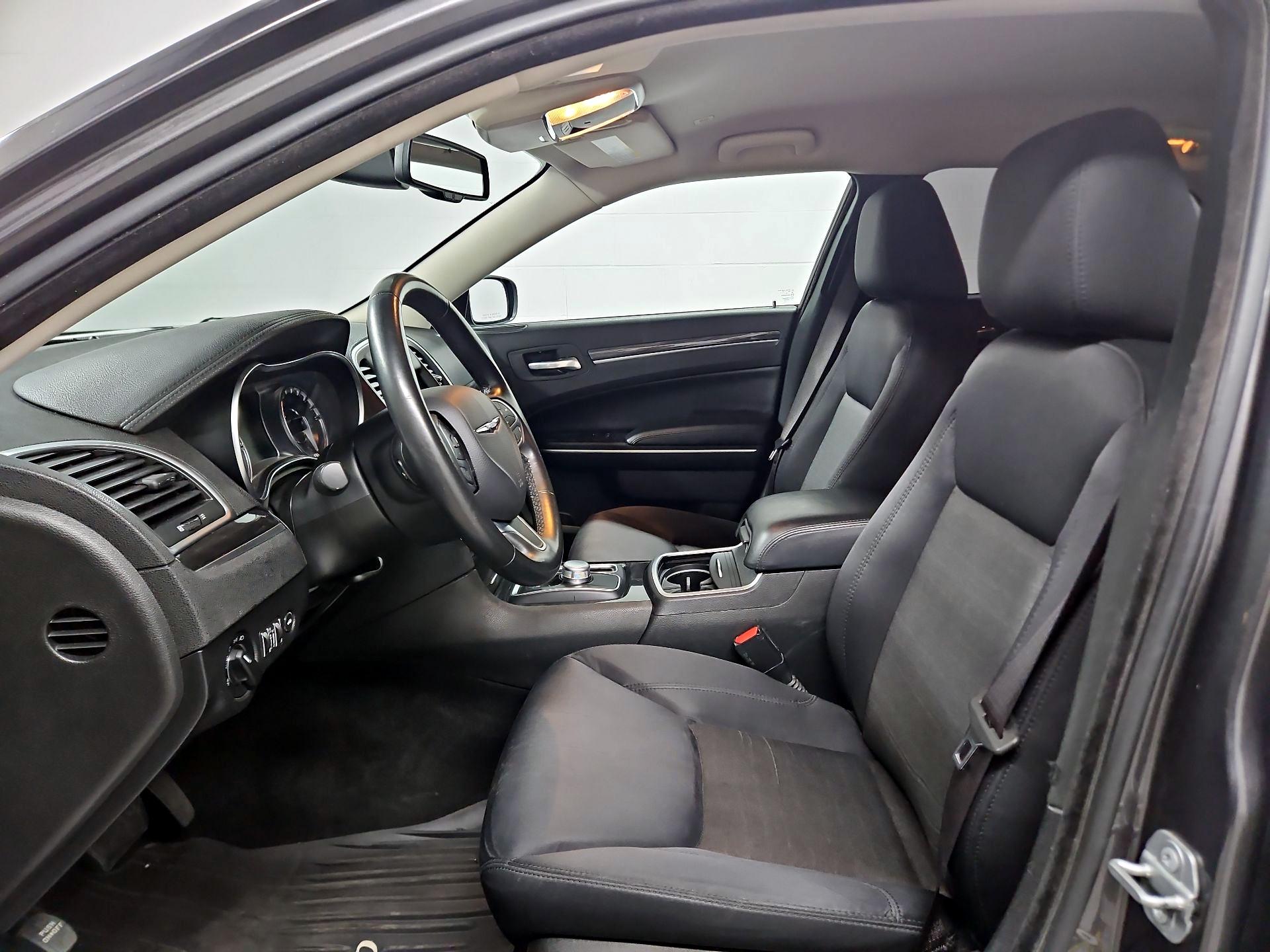 Thumbnail: 2021 Chrysler 300 - 11