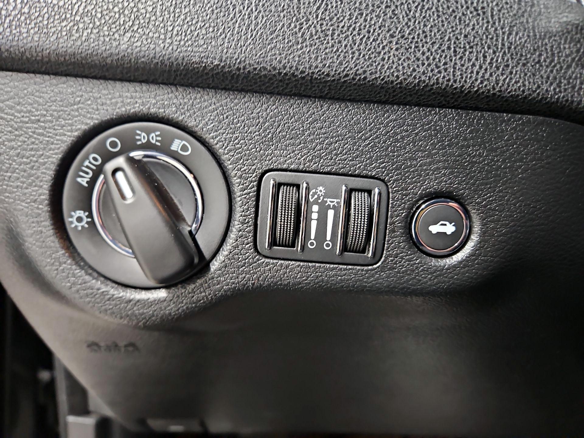 Thumbnail: 2021 Chrysler 300 - 13