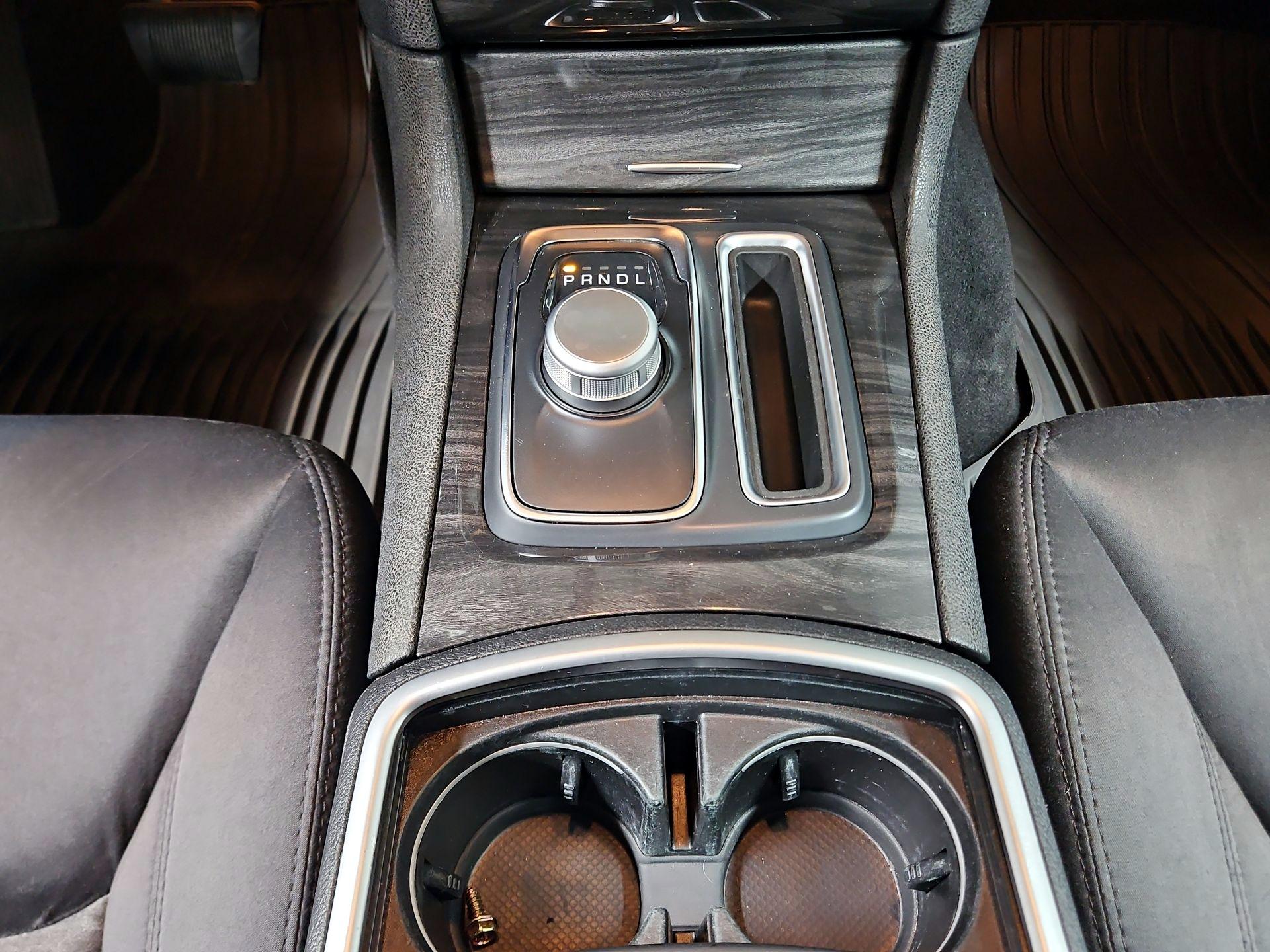 Thumbnail: 2021 Chrysler 300 - 17