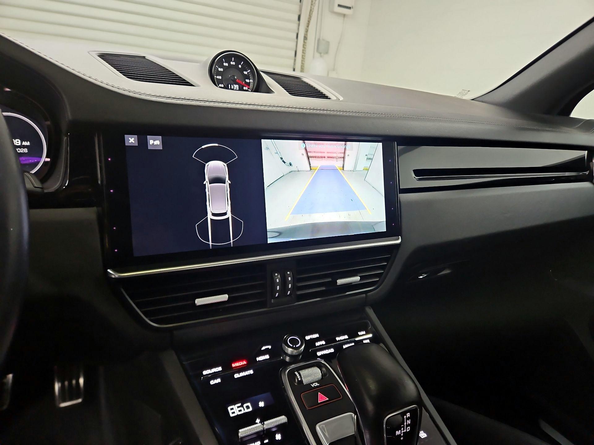 Thumbnail: 2019 Porsche Cayenne - 15