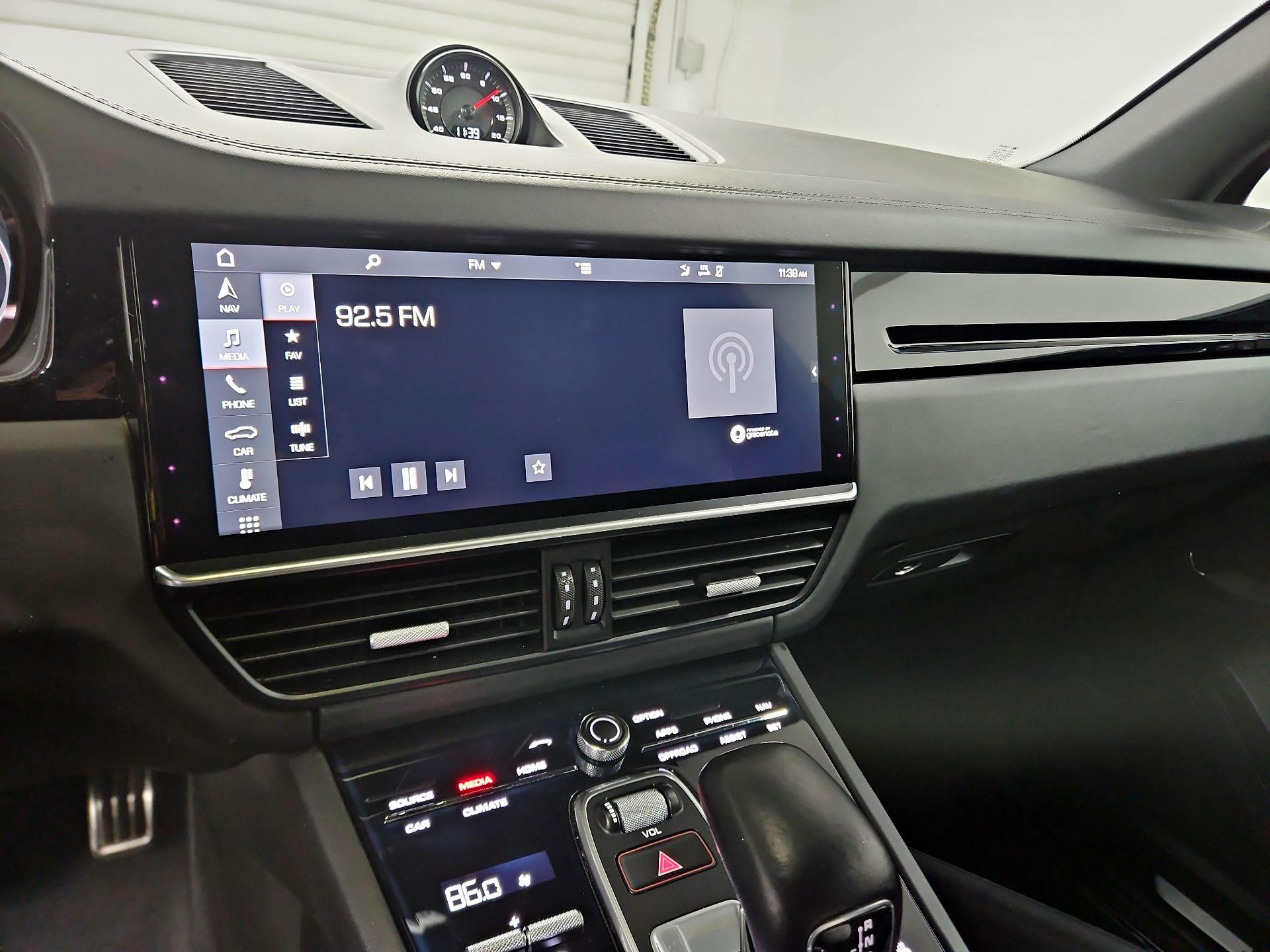 Thumbnail: 2019 Porsche Cayenne - 16