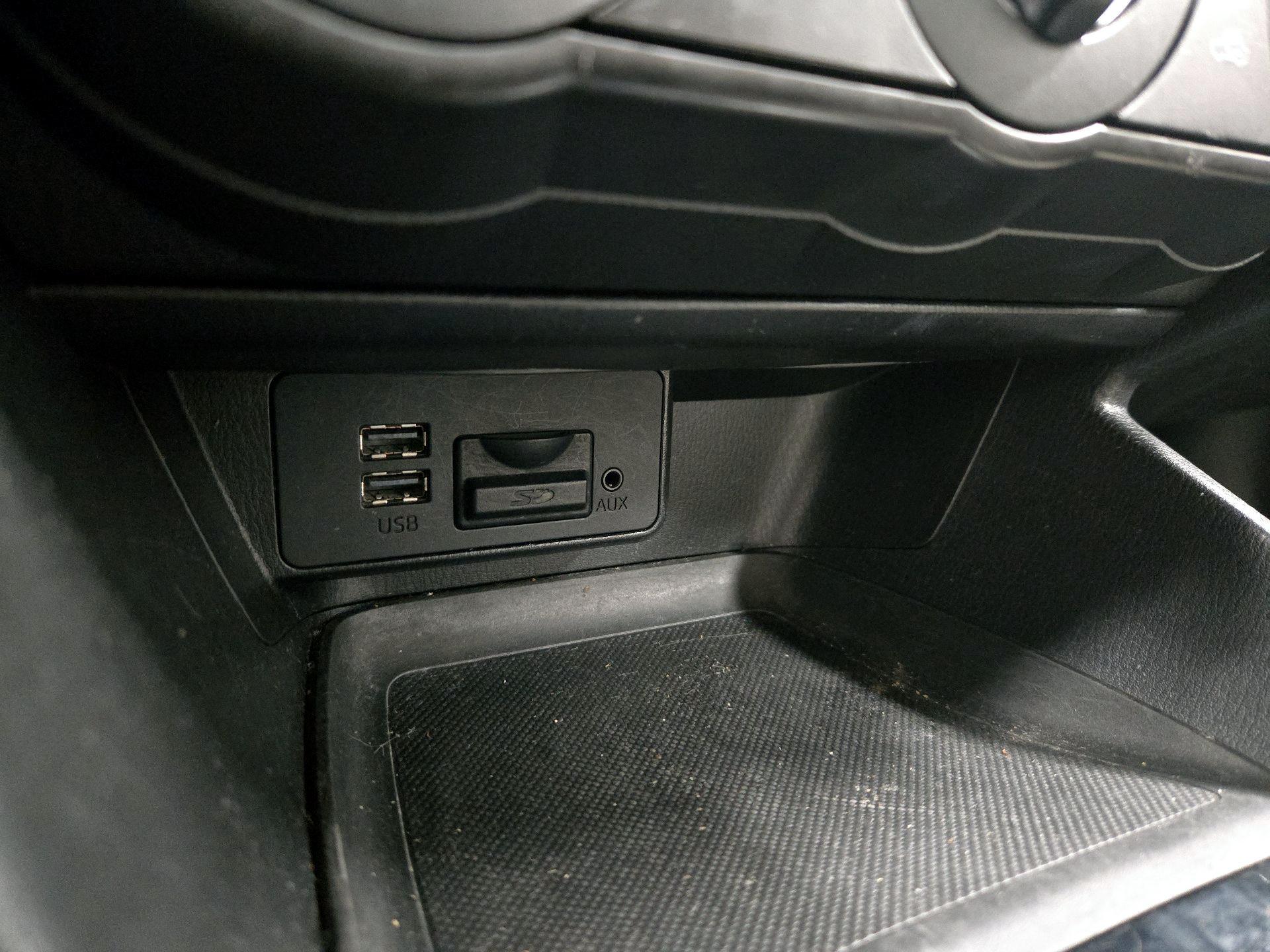 Thumbnail: 2015 Mazda Mazda3 - 18