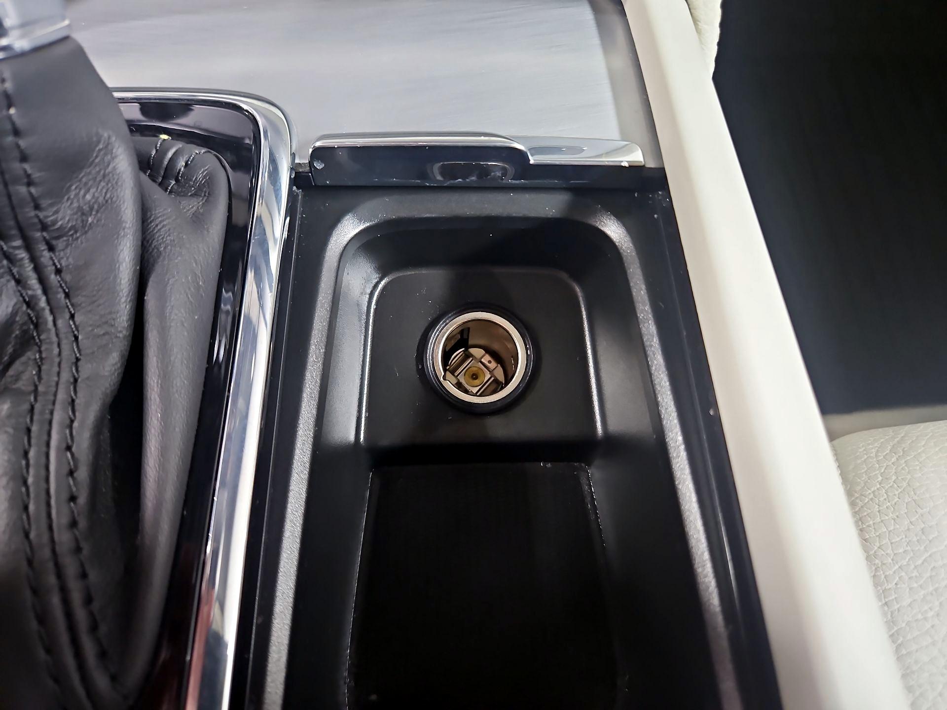 Thumbnail: 2016 Volvo XC90 - 19