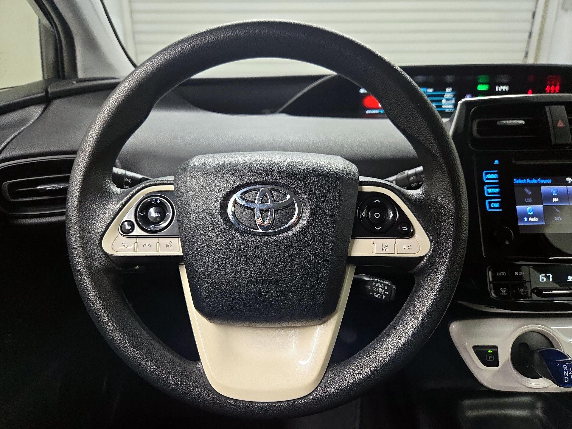 Thumbnail: 2017 Toyota Prius - 10