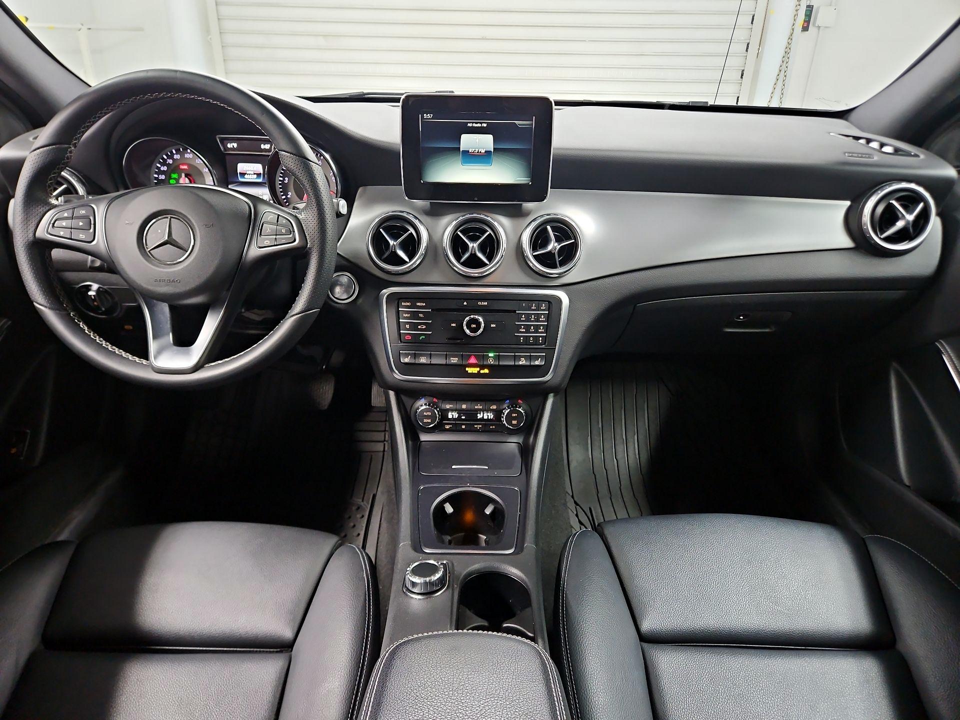 Thumbnail: 2016 Mercedes-Benz GLA - 9