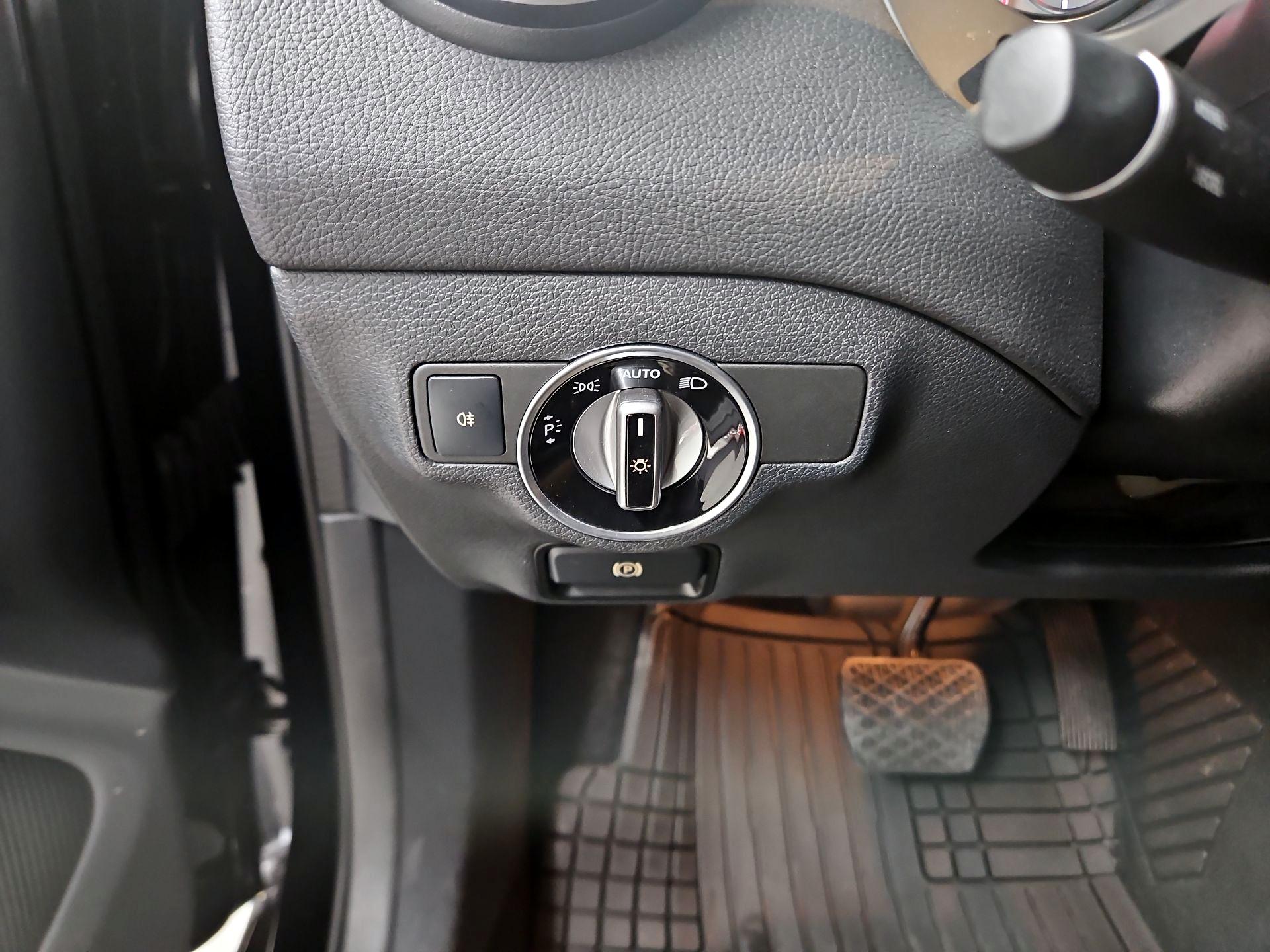 Thumbnail: 2016 Mercedes-Benz GLA - 13