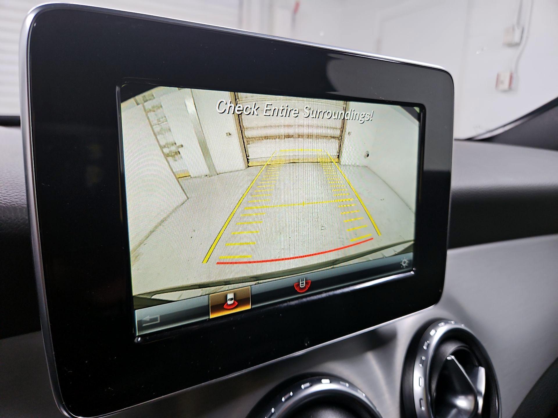 Thumbnail: 2016 Mercedes-Benz GLA - 14