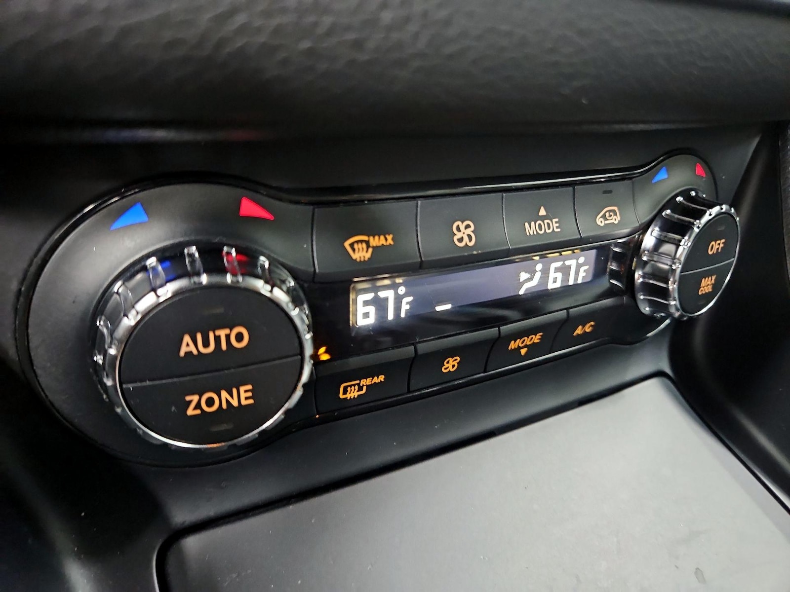2016 Mercedes-Benz GLA-Class GLA250 - Photo 17