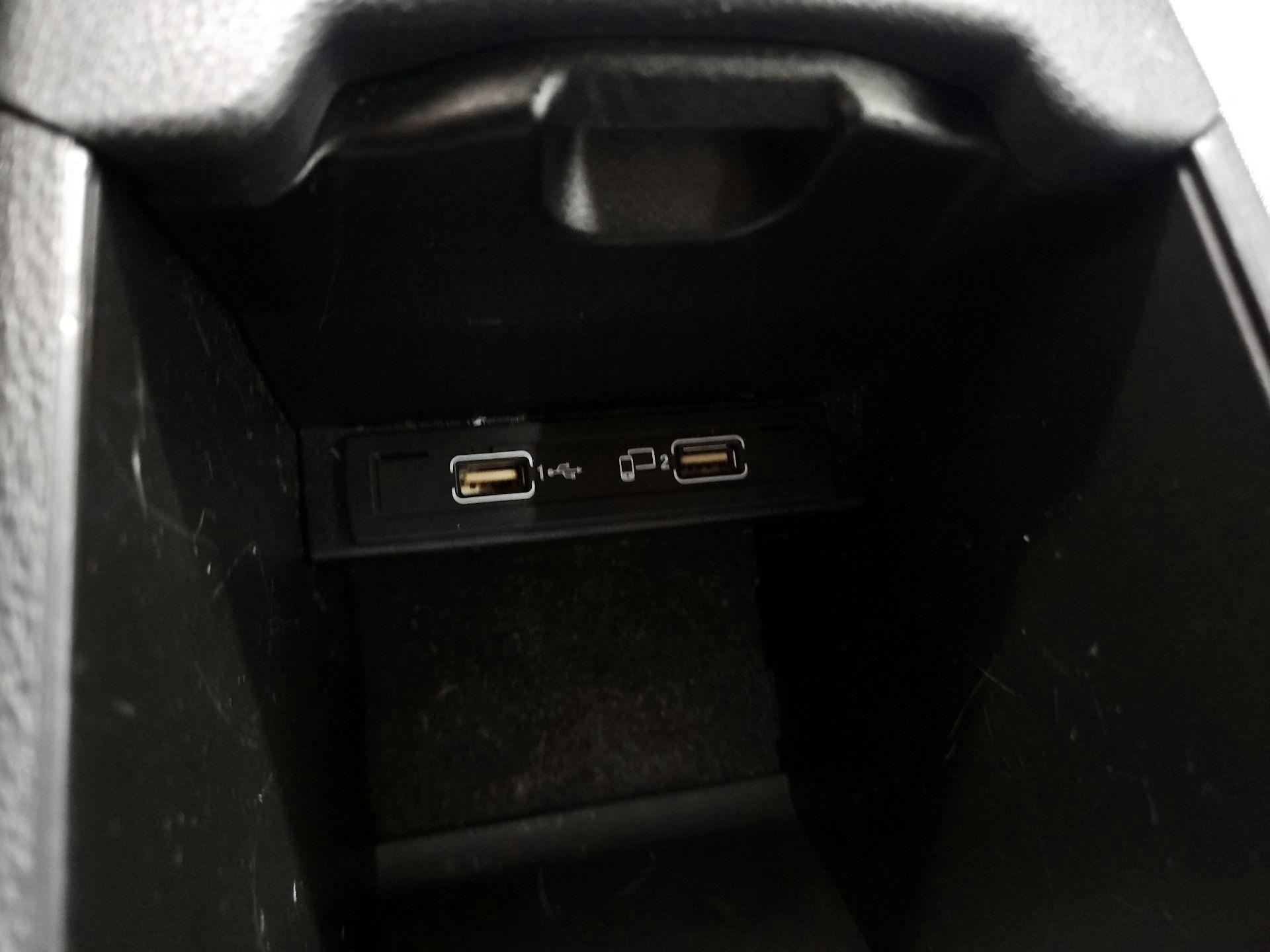 Thumbnail: 2016 Mercedes-Benz GLA - 18