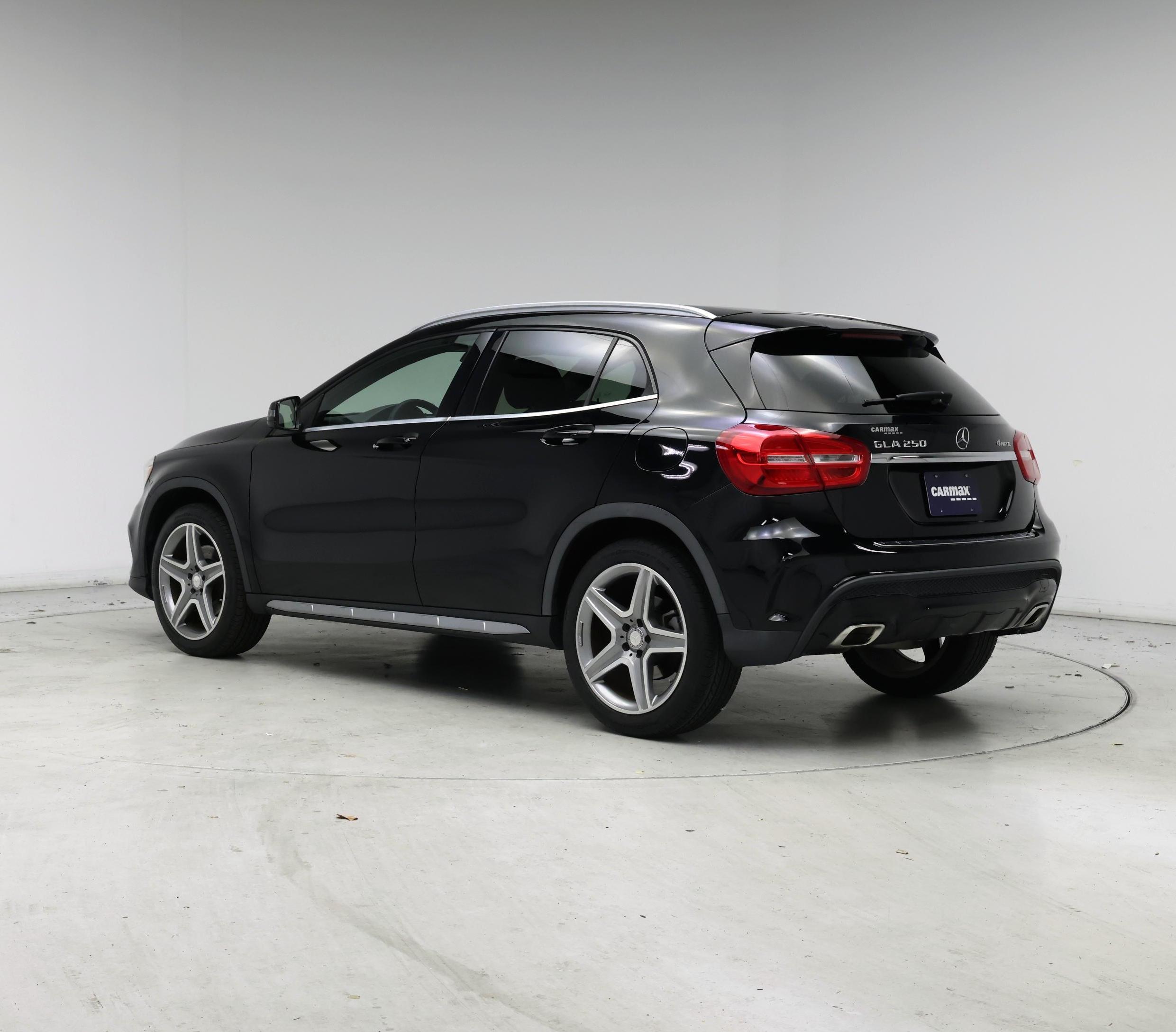 Thumbnail: 2016 Mercedes-Benz GLA - 2