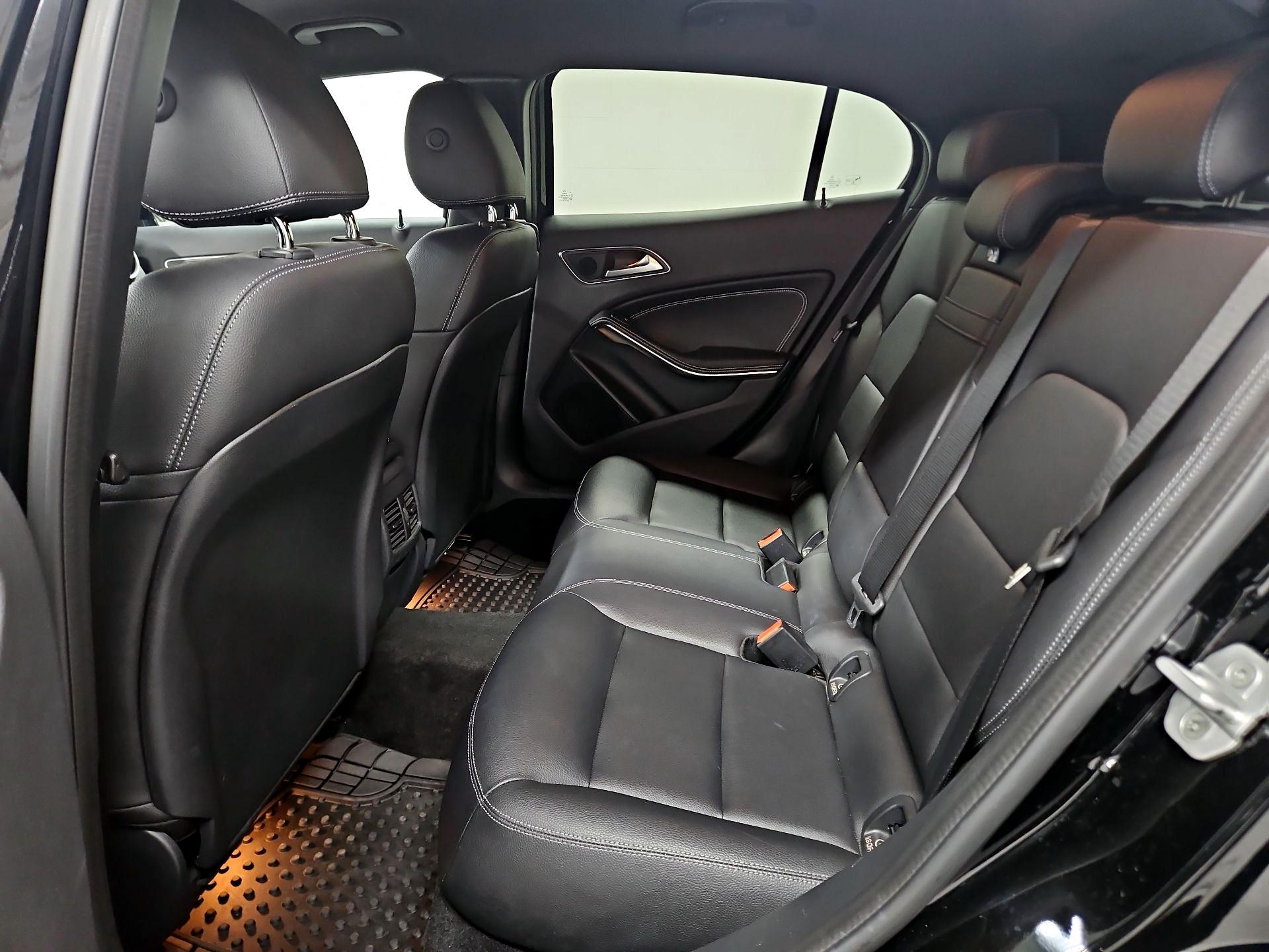 Thumbnail: 2016 Mercedes-Benz GLA - 19