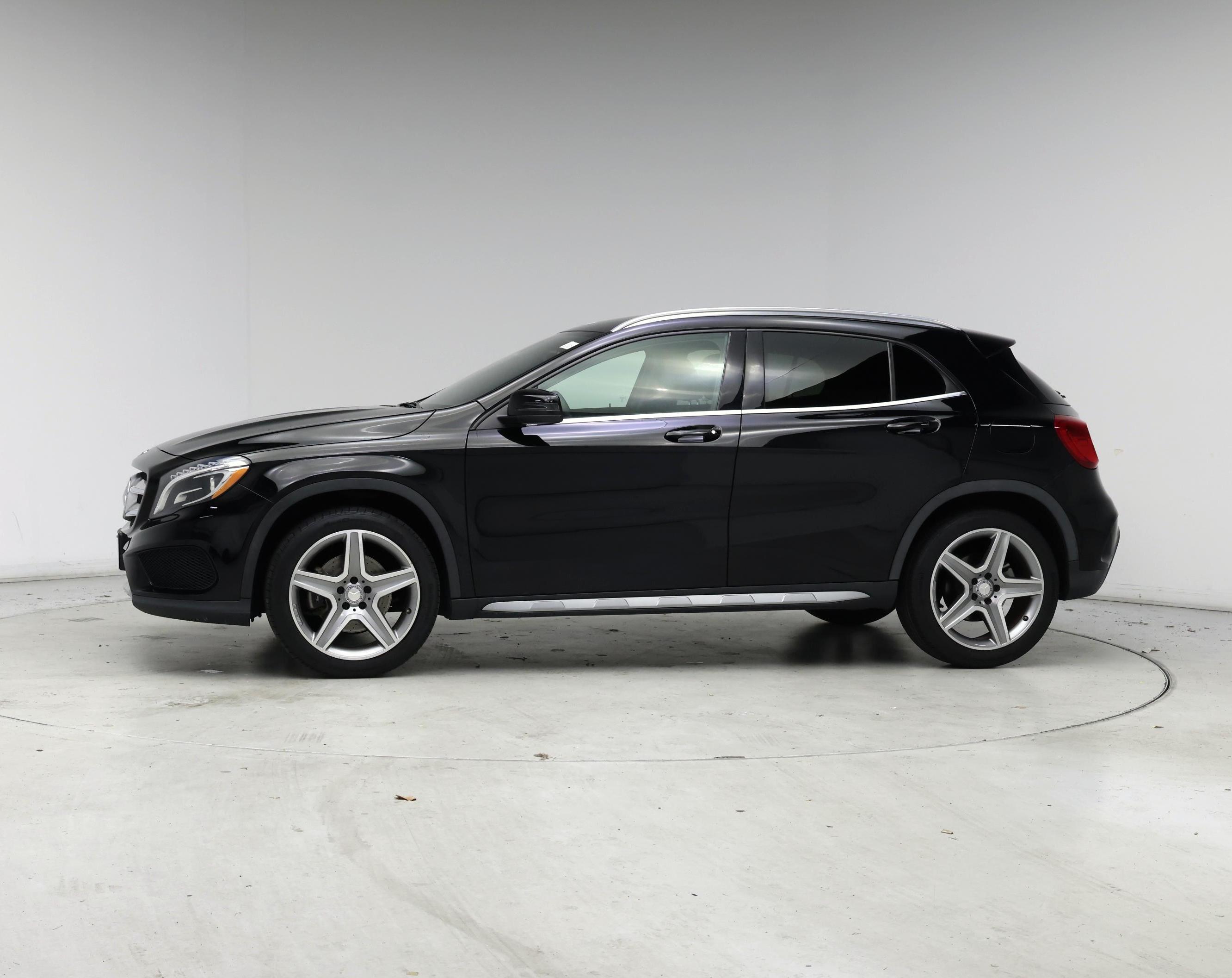 Thumbnail: 2016 Mercedes-Benz GLA - 3