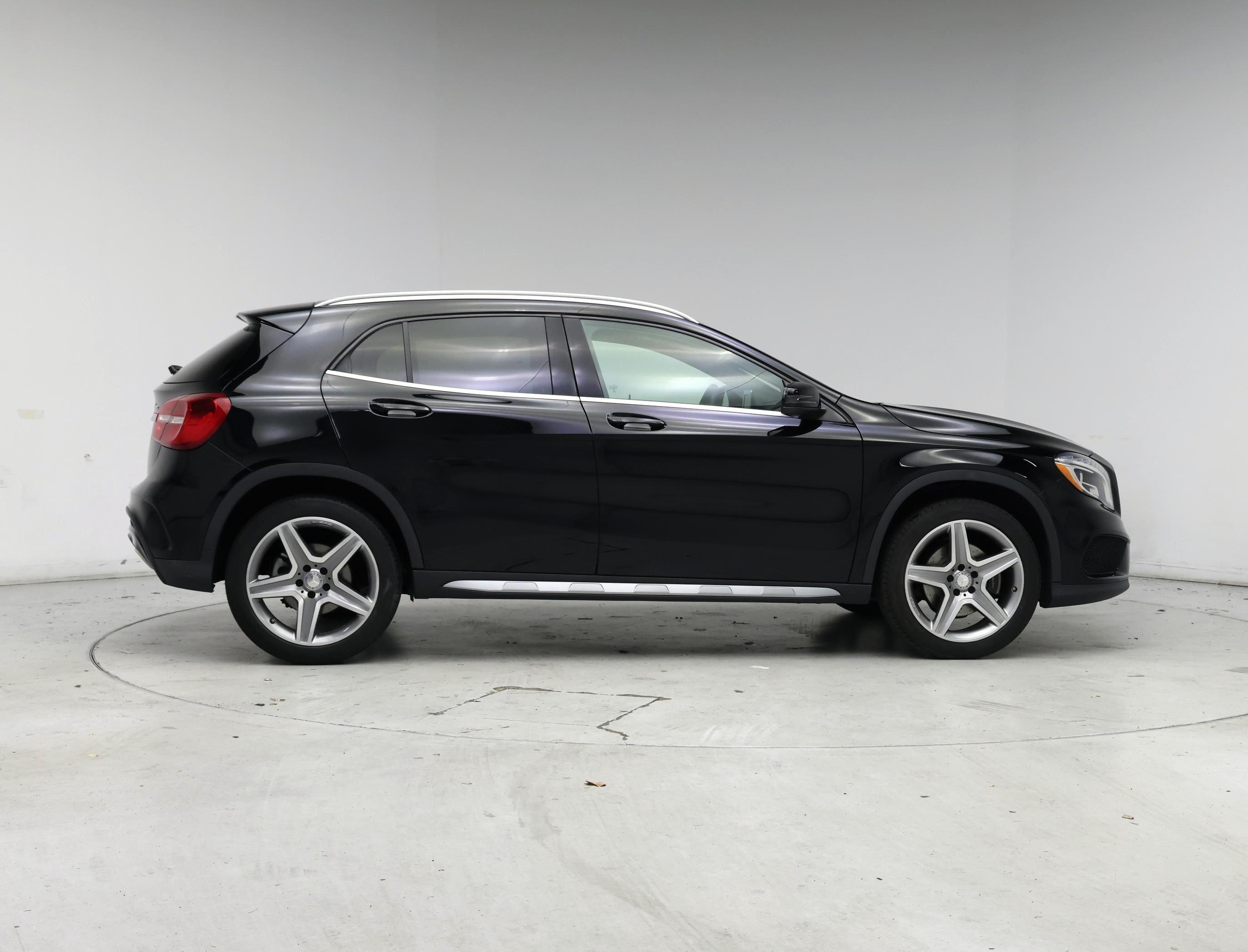 Thumbnail: 2016 Mercedes-Benz GLA - 7