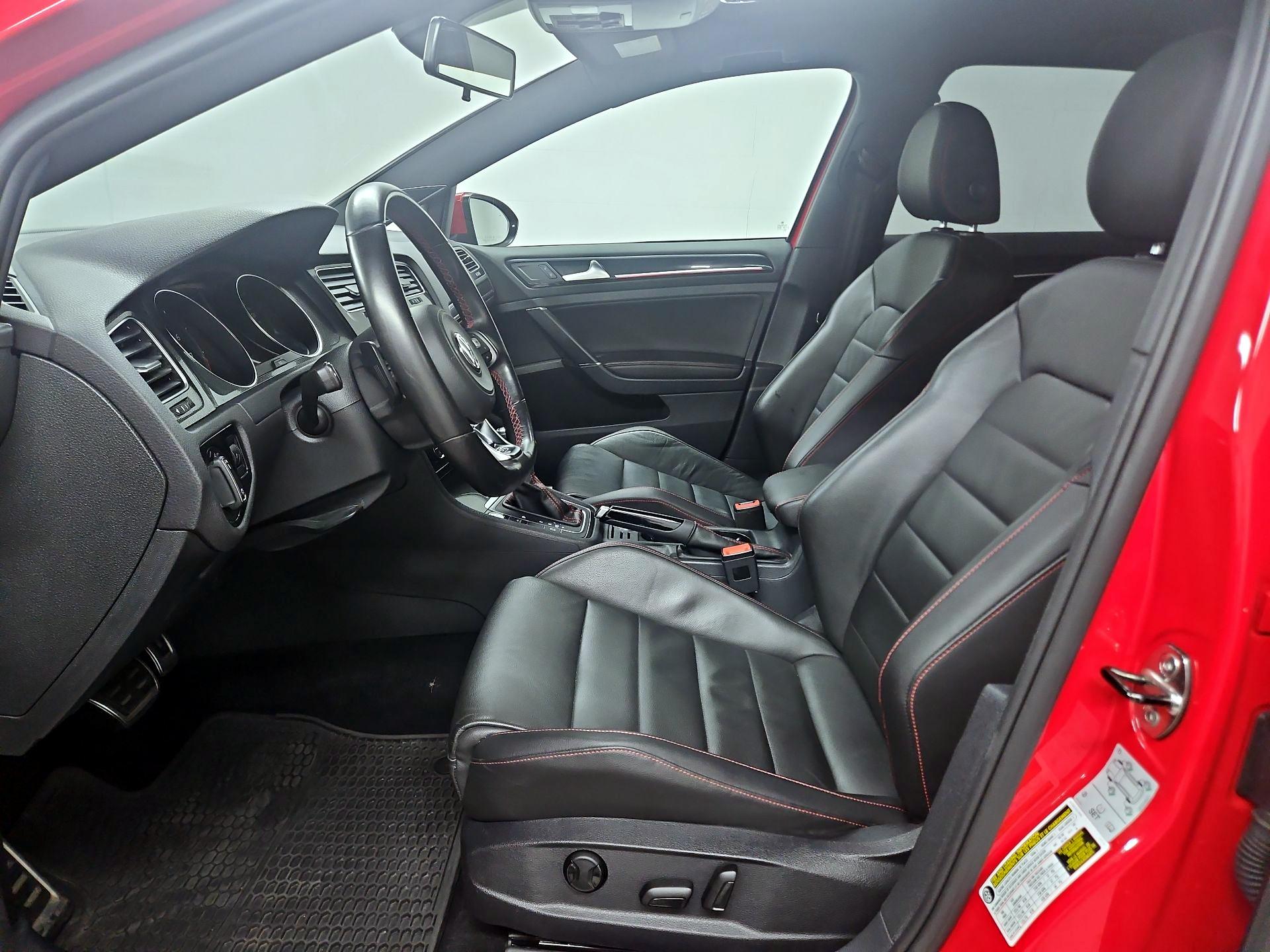 Thumbnail: 2016 Volkswagen Golf - 11