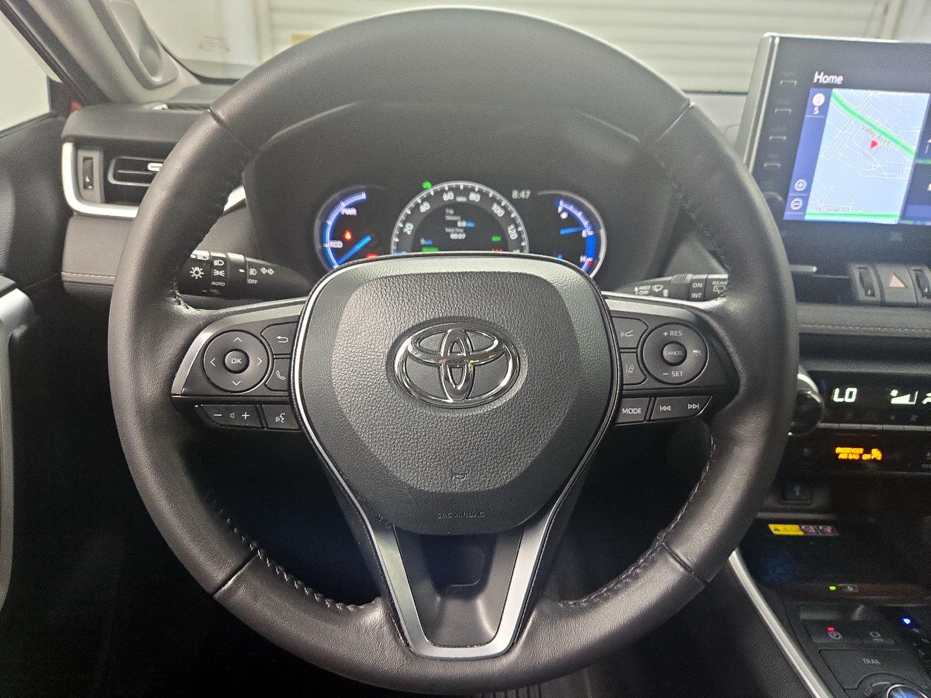 Thumbnail: 2022 Toyota RAV4 - 10