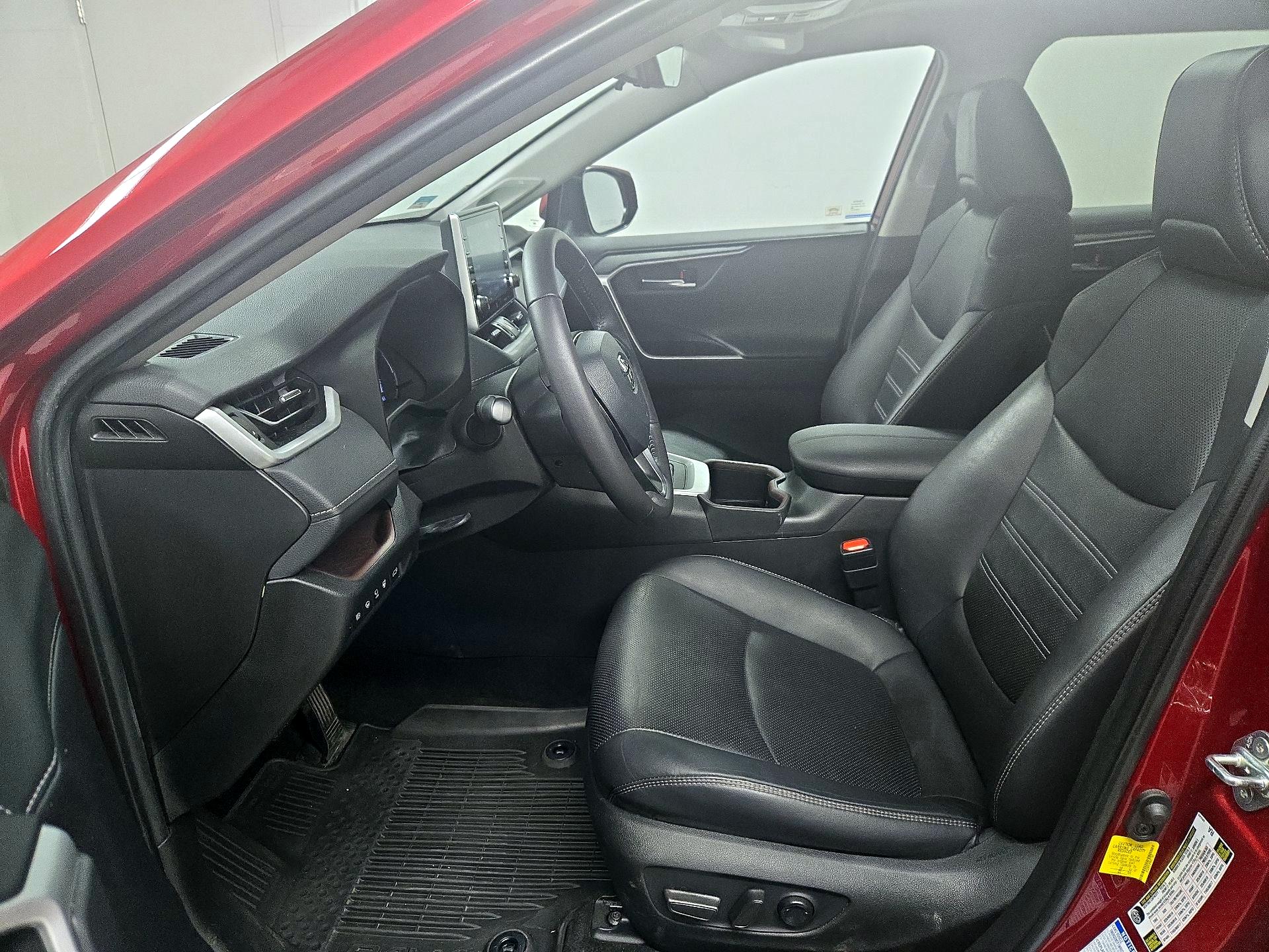 Thumbnail: 2022 Toyota RAV4 - 11