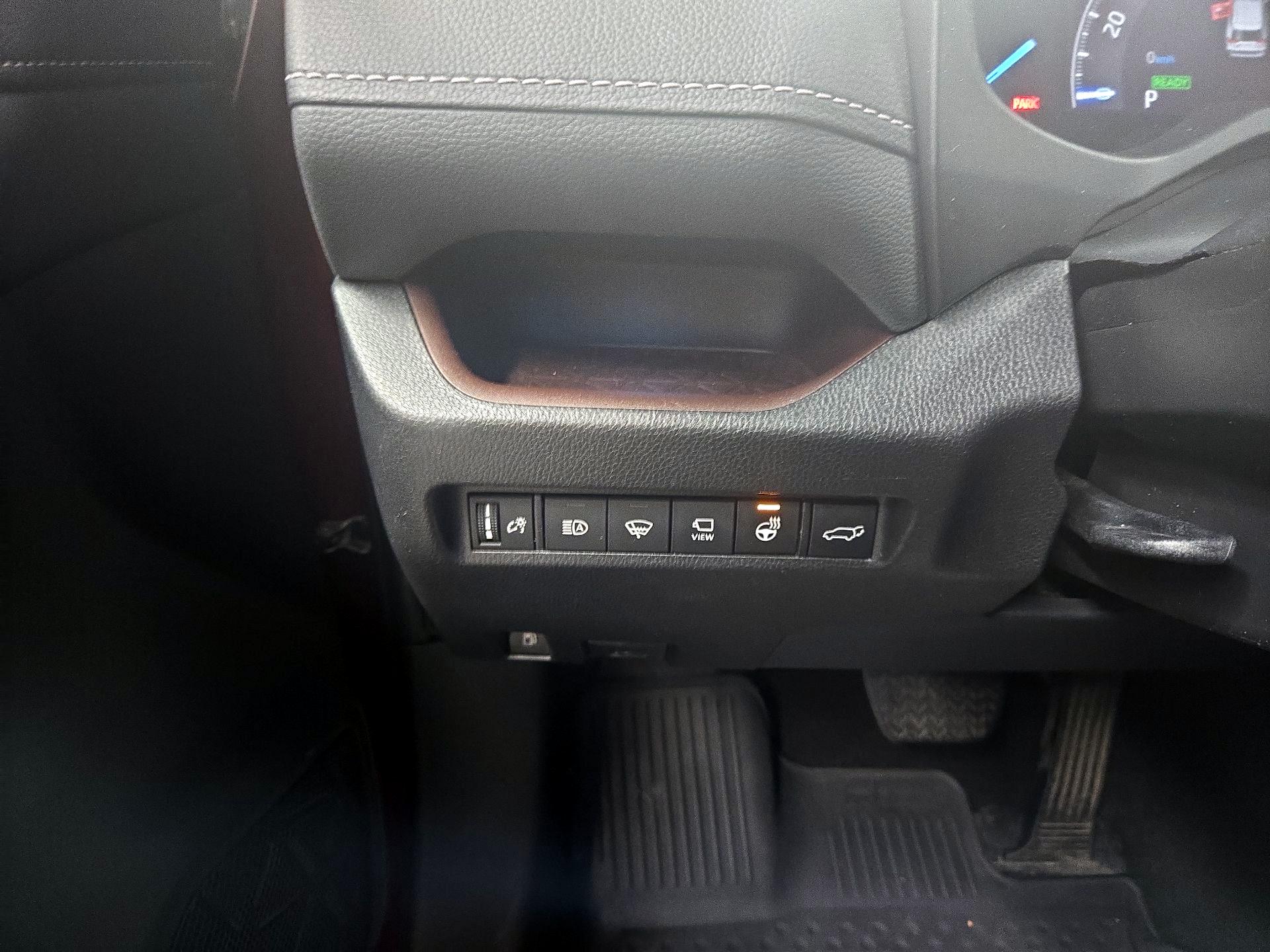 Thumbnail: 2022 Toyota RAV4 - 13