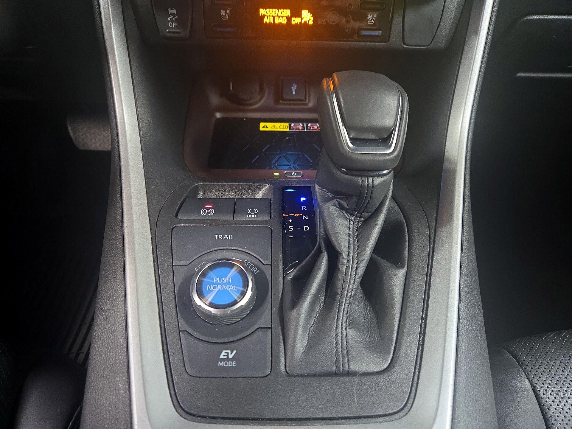 Thumbnail: 2022 Toyota RAV4 - 18