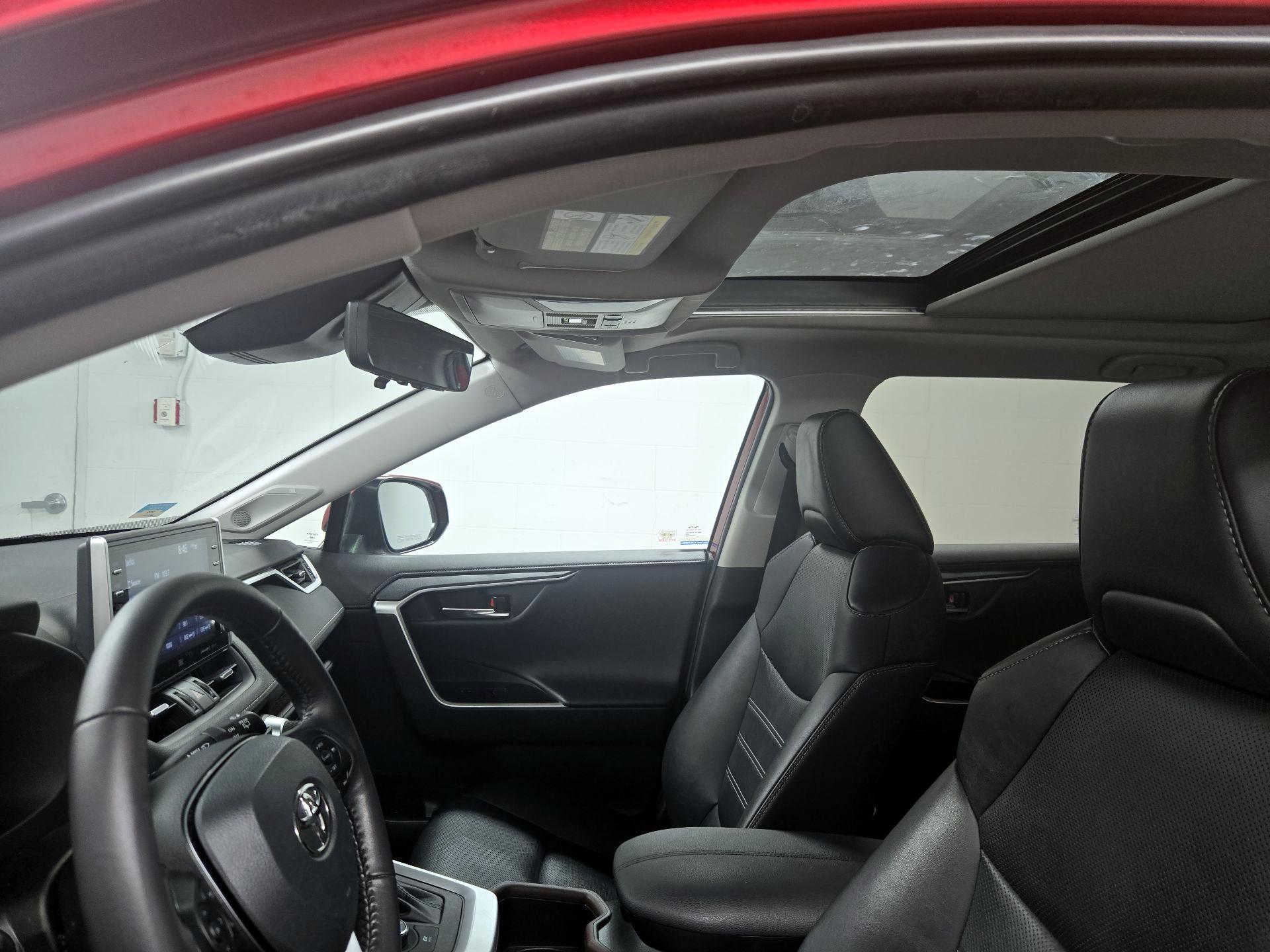 Thumbnail: 2022 Toyota RAV4 - 20