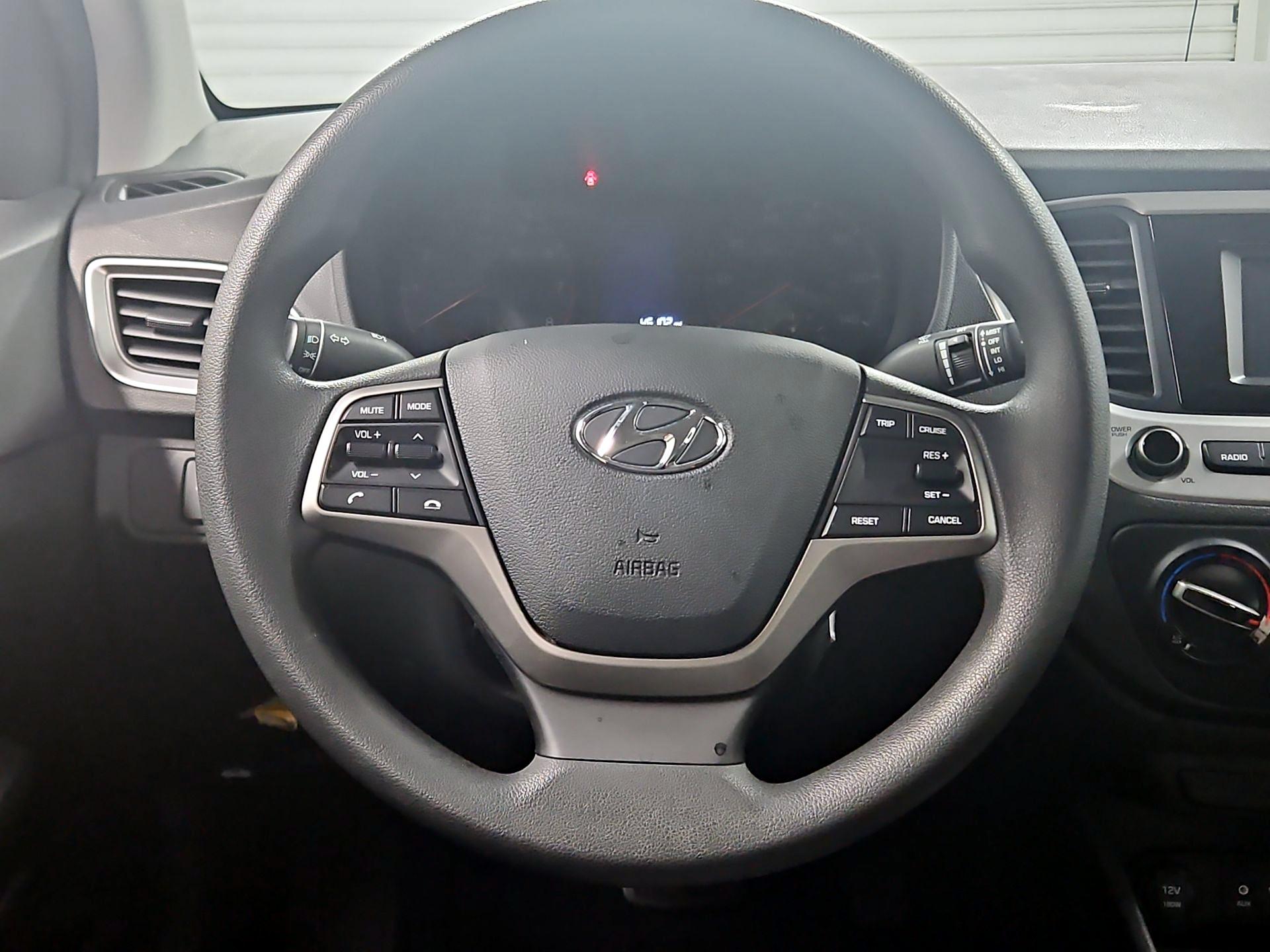 Thumbnail: 2022 Hyundai Accent - 10