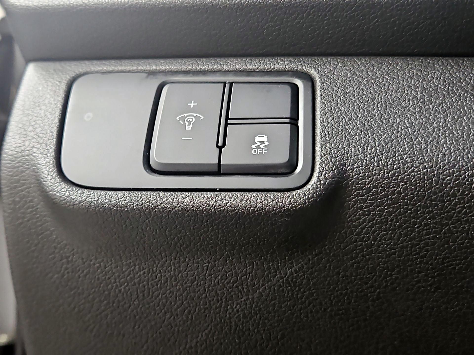 Thumbnail: 2022 Hyundai Accent - 13