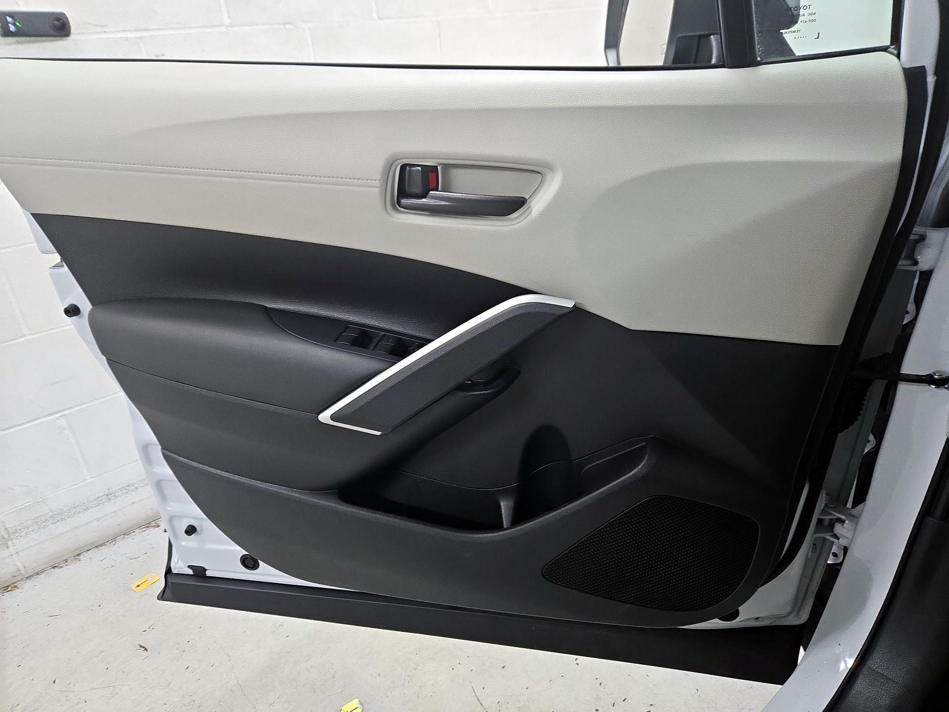 Thumbnail: 2025 Toyota Corolla Cross - 12