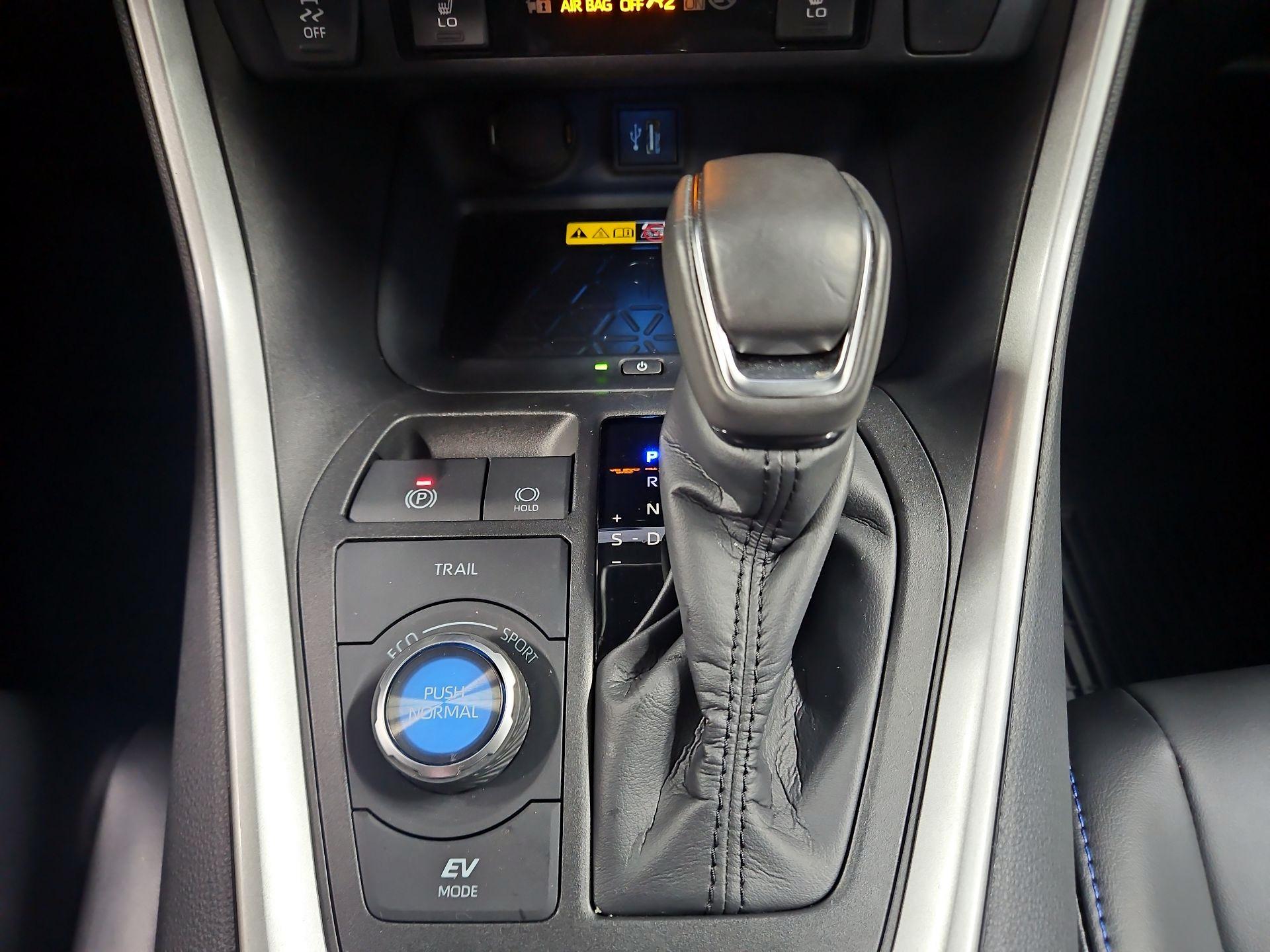 Thumbnail: 2023 Toyota RAV4 - 17