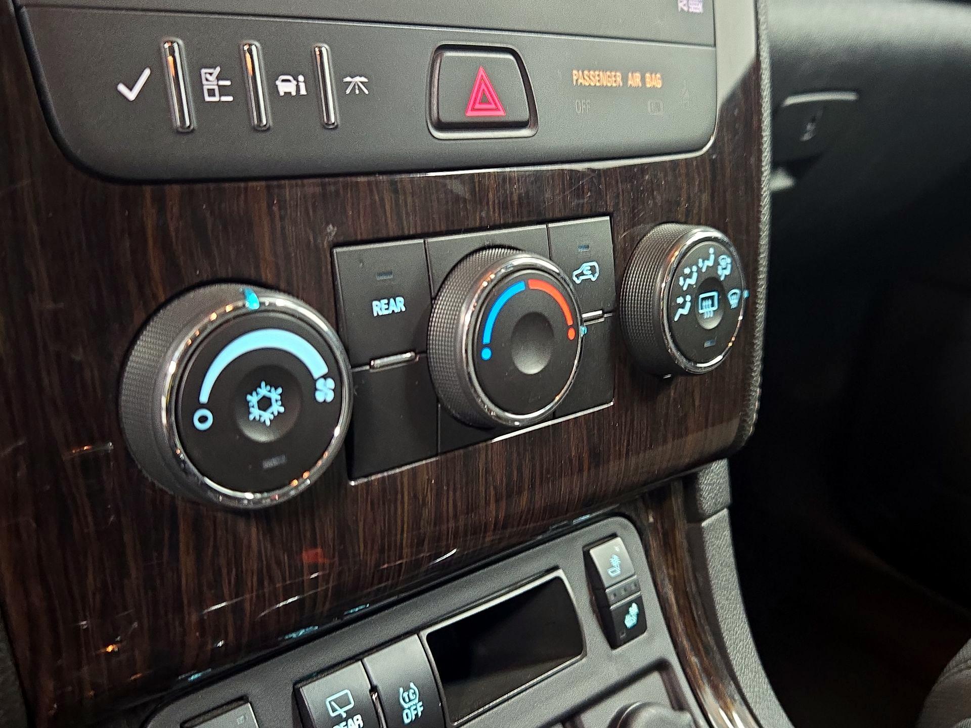 Thumbnail: 2015 Chevrolet Traverse - 16