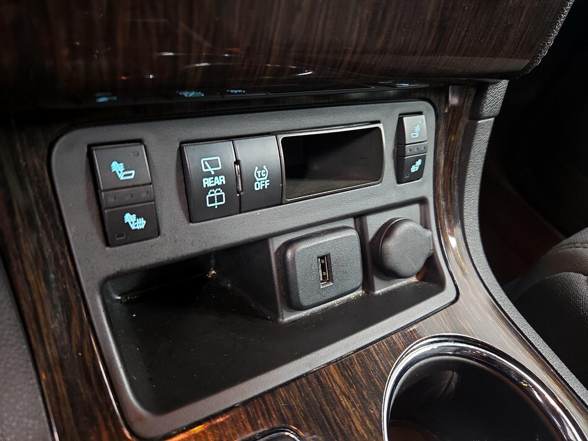 Thumbnail: 2015 Chevrolet Traverse - 18