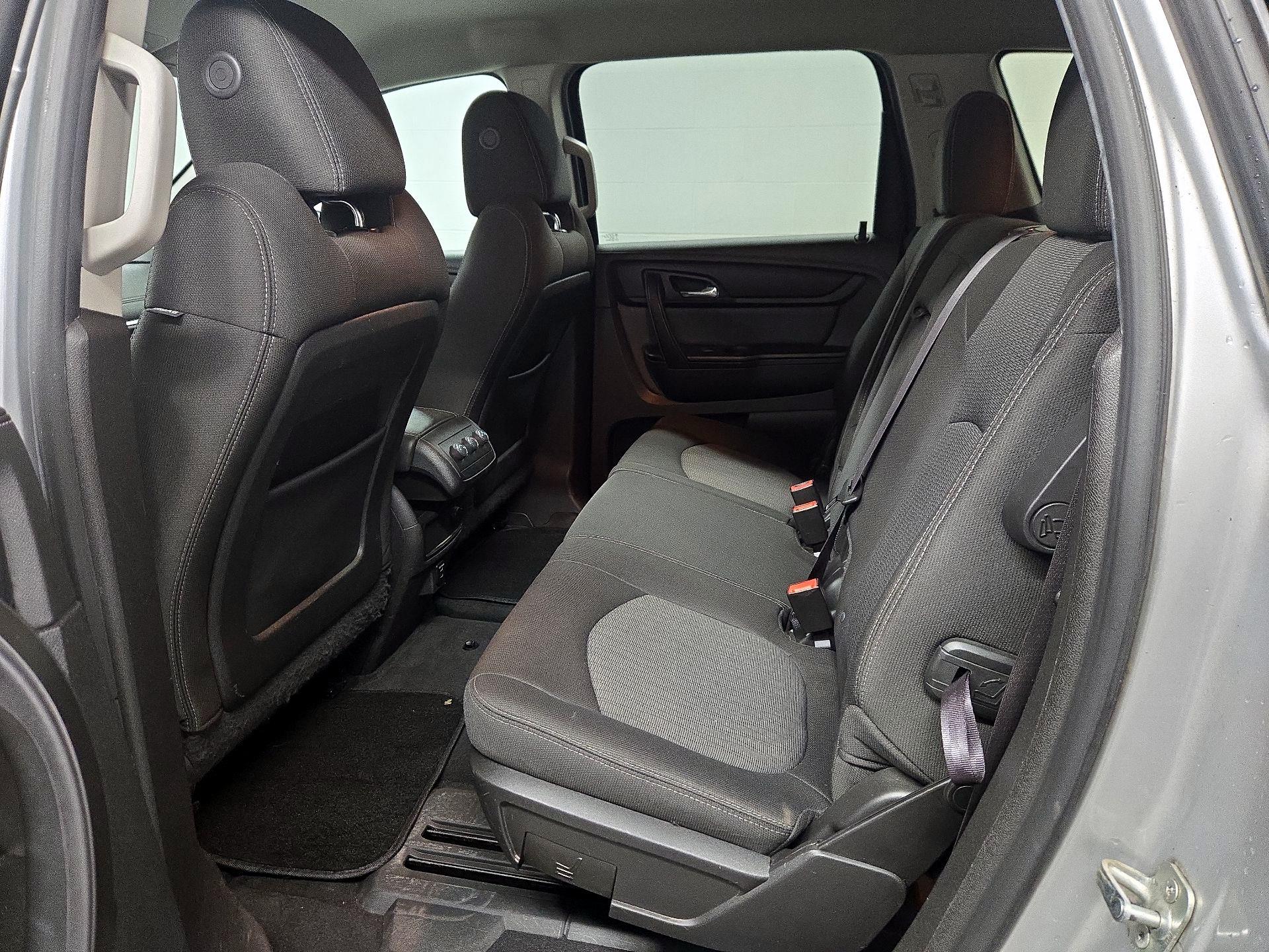 Thumbnail: 2015 Chevrolet Traverse - 19