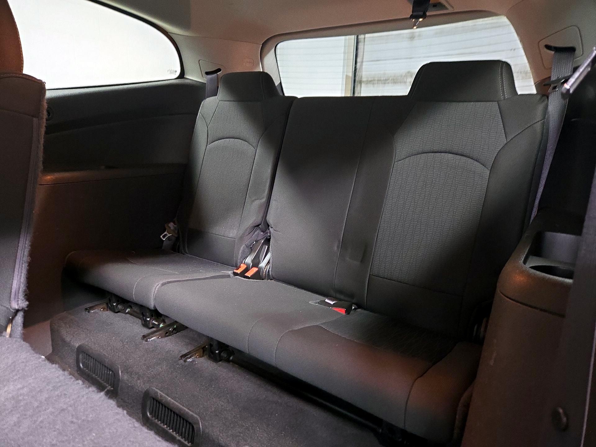 Thumbnail: 2015 Chevrolet Traverse - 20