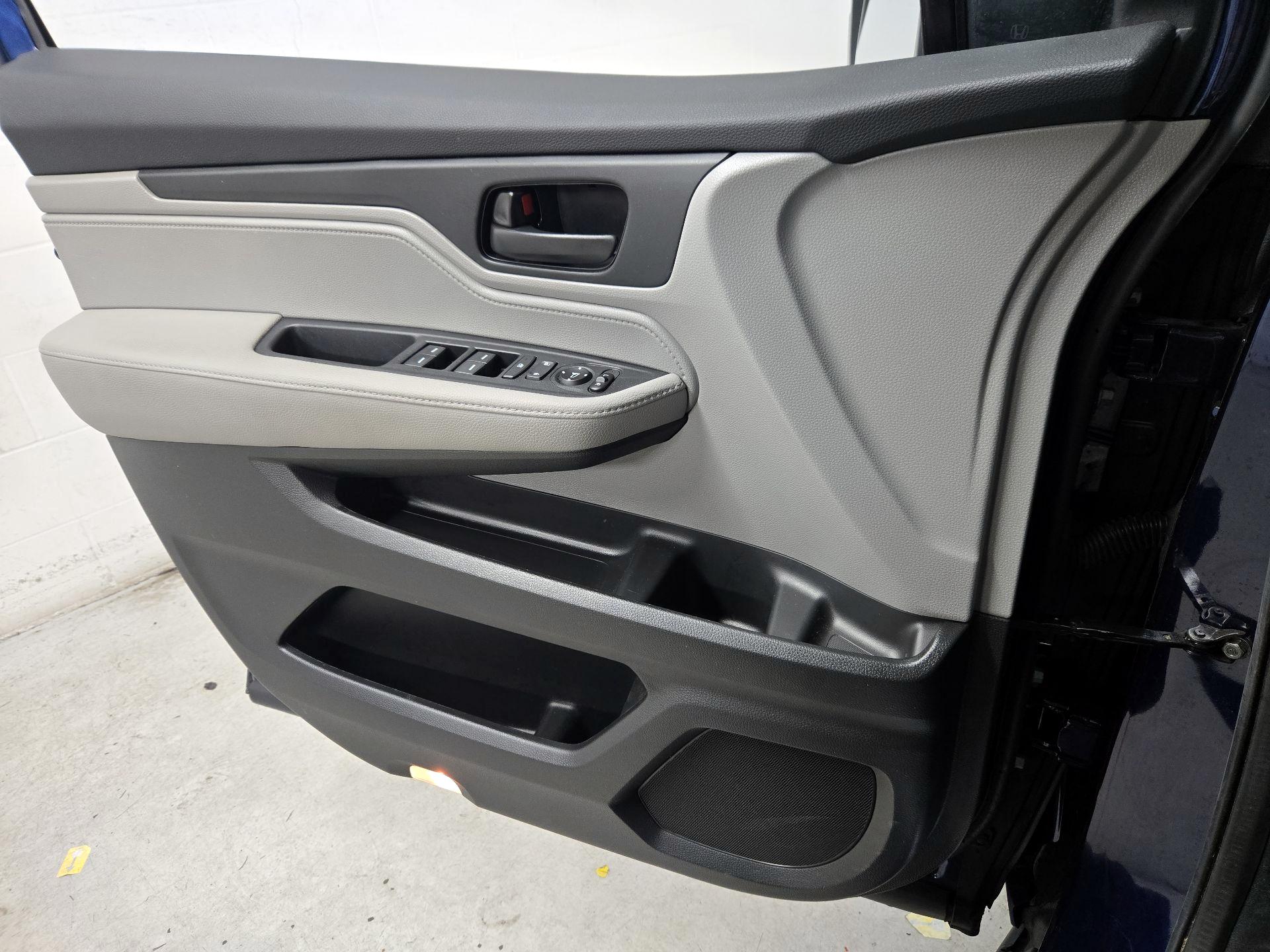 Thumbnail: 2019 Honda Odyssey - 12