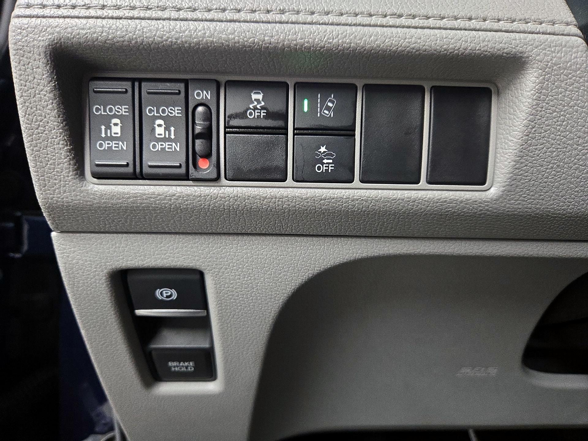 Thumbnail: 2019 Honda Odyssey - 13