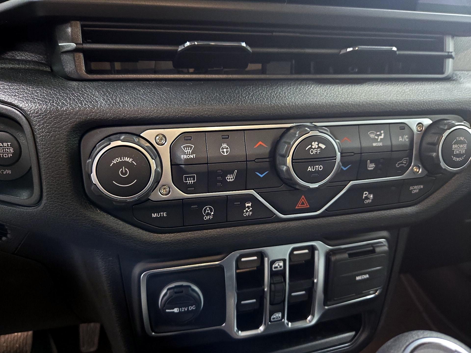 Thumbnail: 2025 Jeep Wrangler - 16