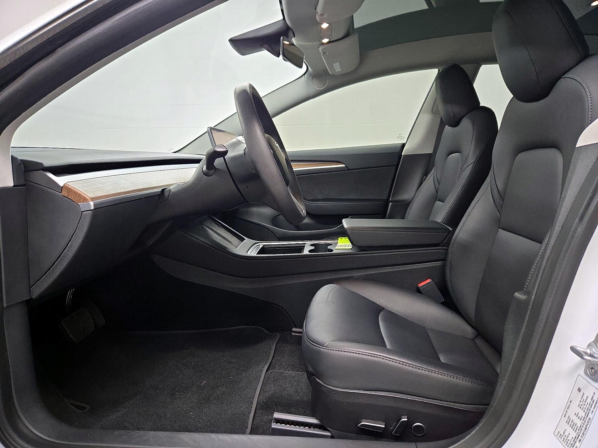 Thumbnail: 2023 Tesla Model 3 - 11