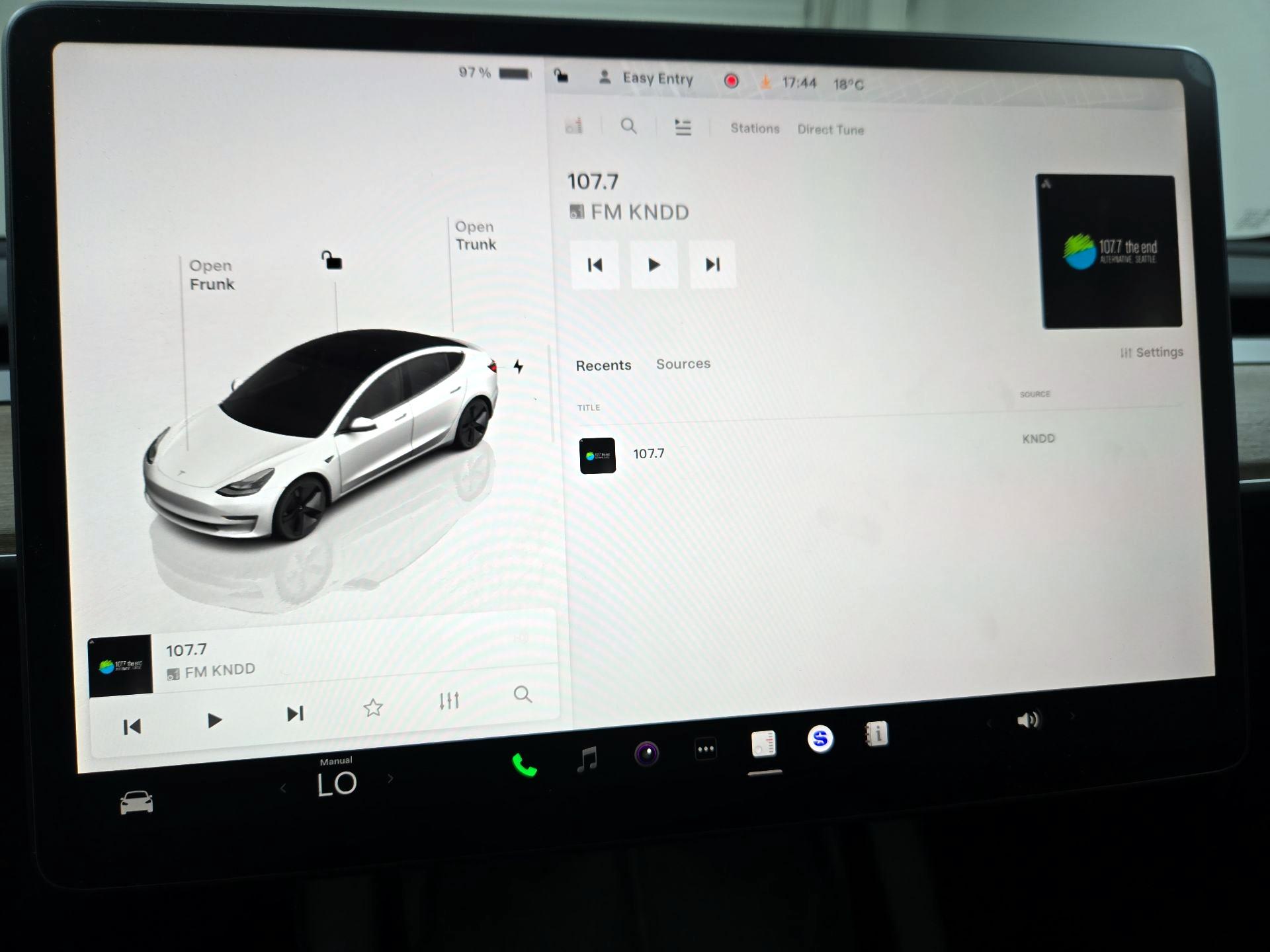 Thumbnail: 2023 Tesla Model 3 - 15