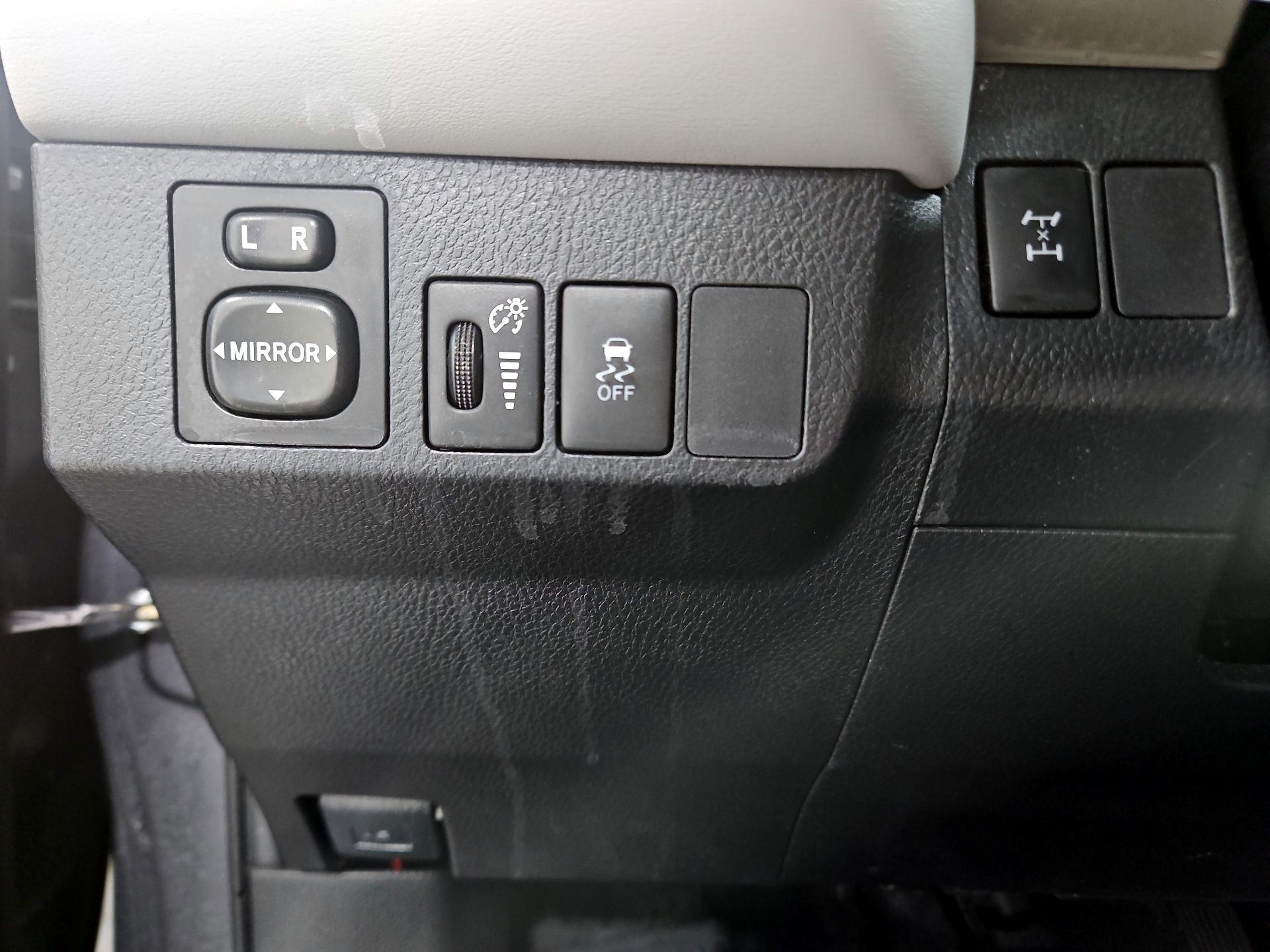 Thumbnail: 2014 Toyota RAV4 - 13