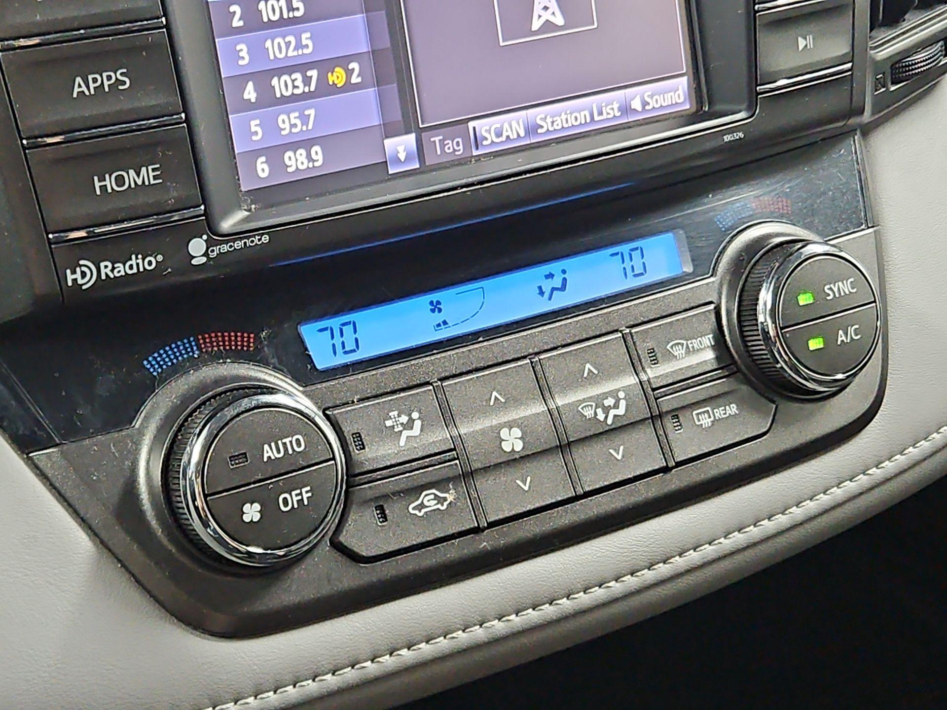 Thumbnail: 2014 Toyota RAV4 - 16