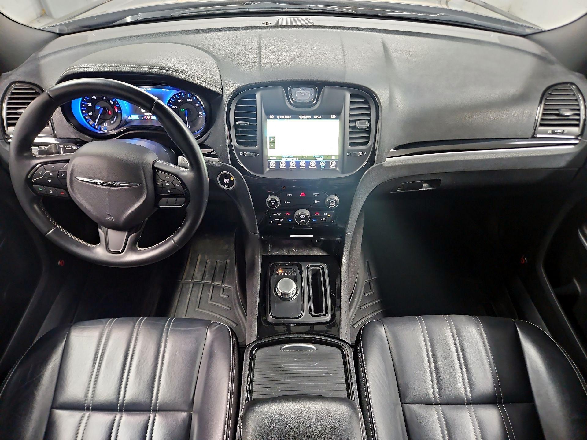 Thumbnail: 2017 Chrysler 300 - 9