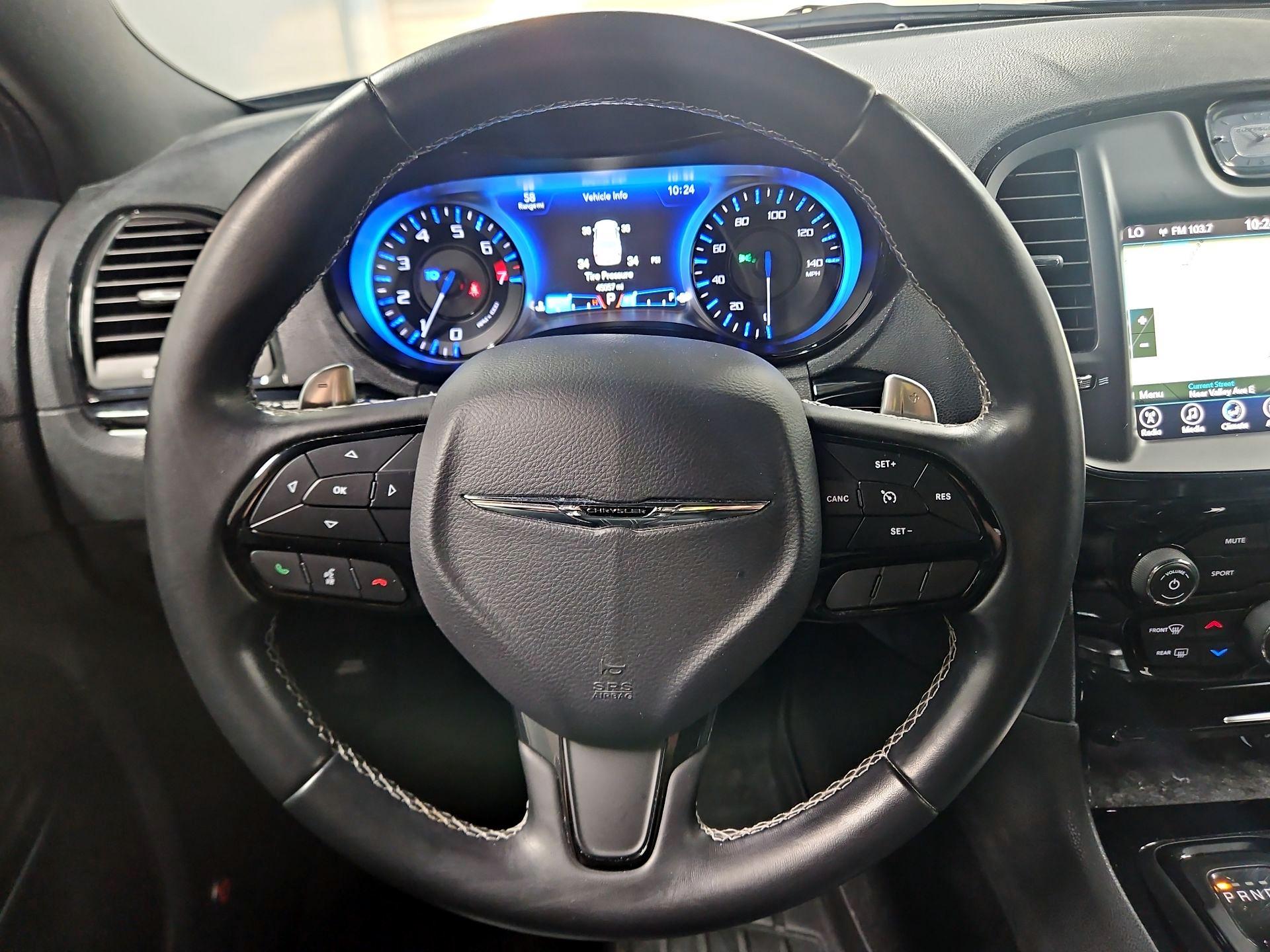 Thumbnail: 2017 Chrysler 300 - 10