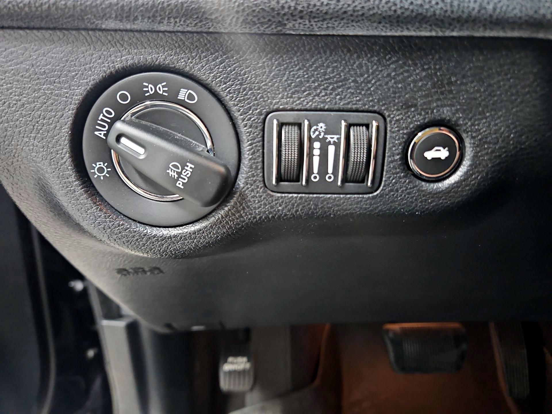 Thumbnail: 2017 Chrysler 300 - 13