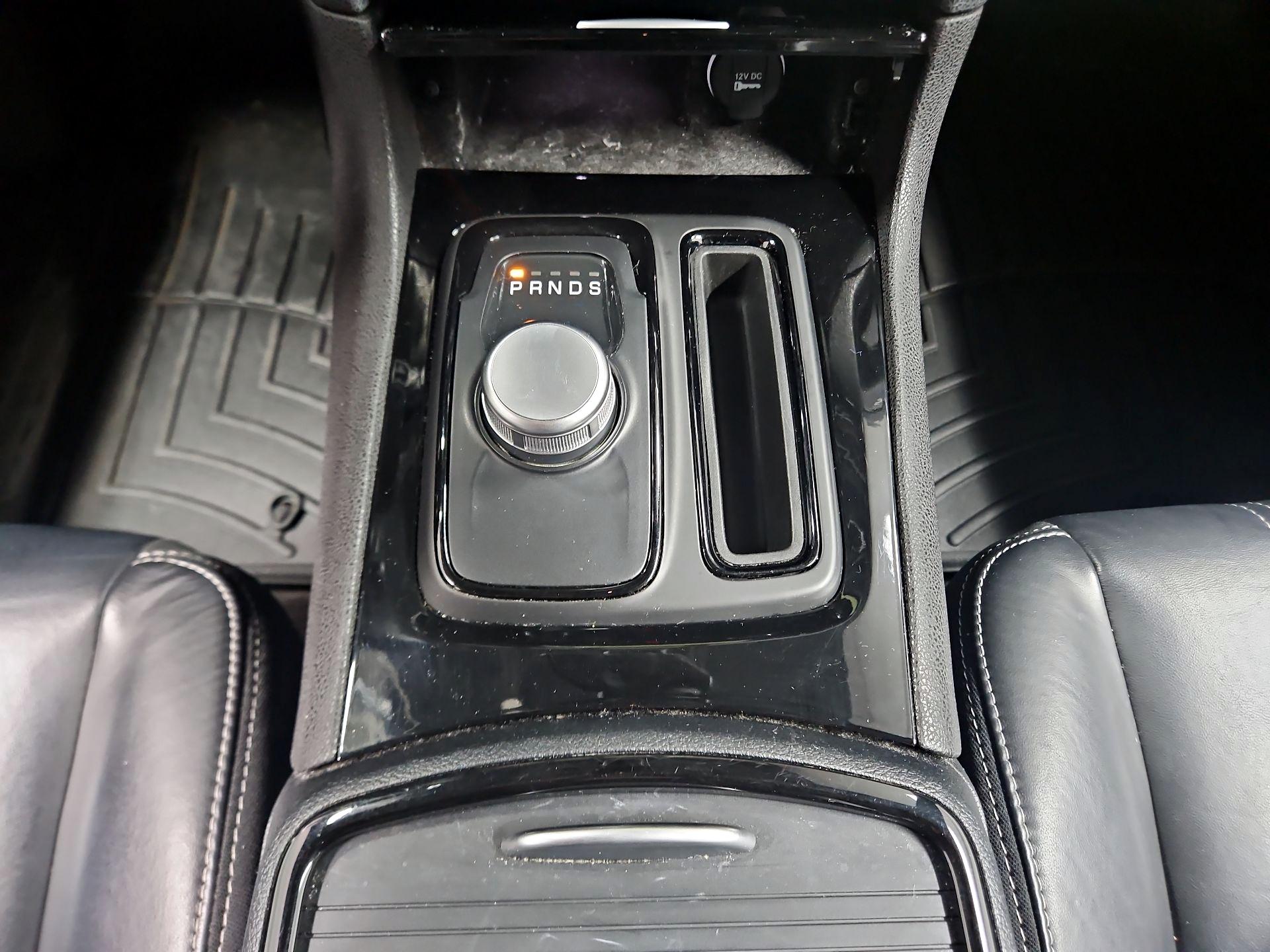 Thumbnail: 2017 Chrysler 300 - 18