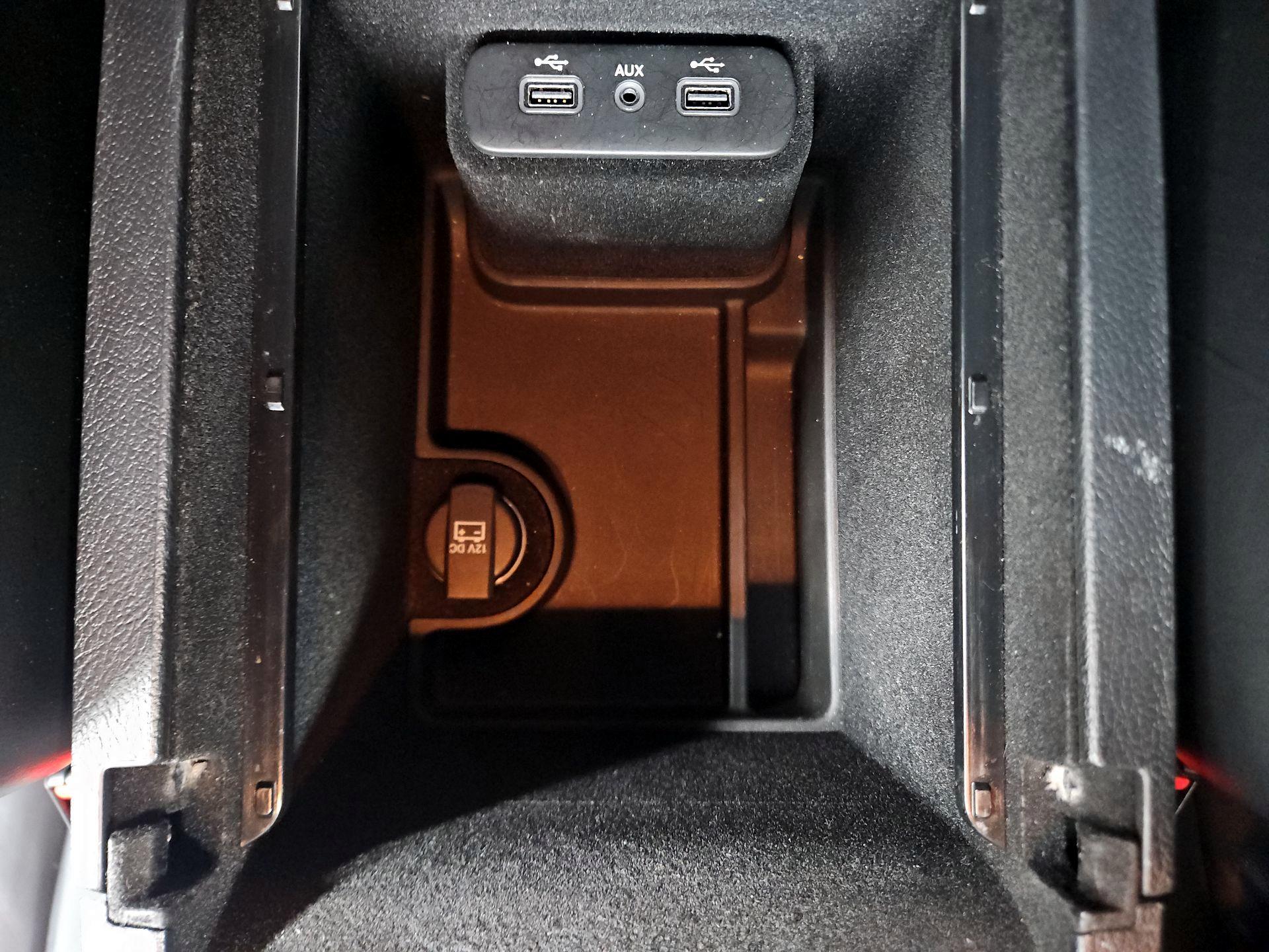 Thumbnail: 2017 Chrysler 300 - 19