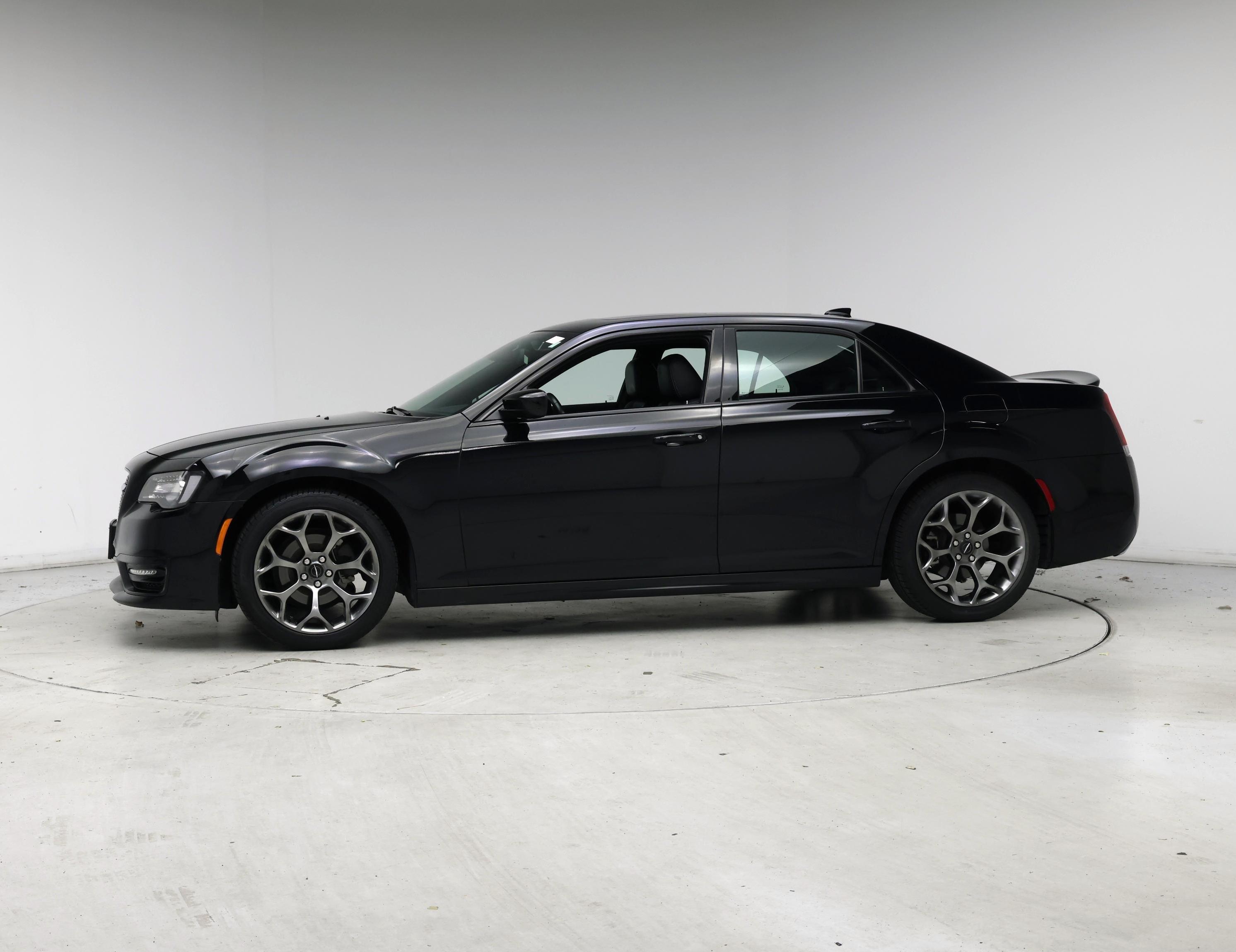 Thumbnail: 2017 Chrysler 300 - 3