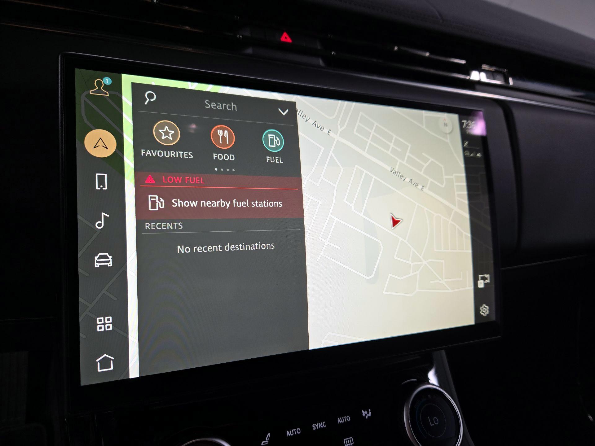 Thumbnail: 2023 Land Rover Range Rover Sport - 14