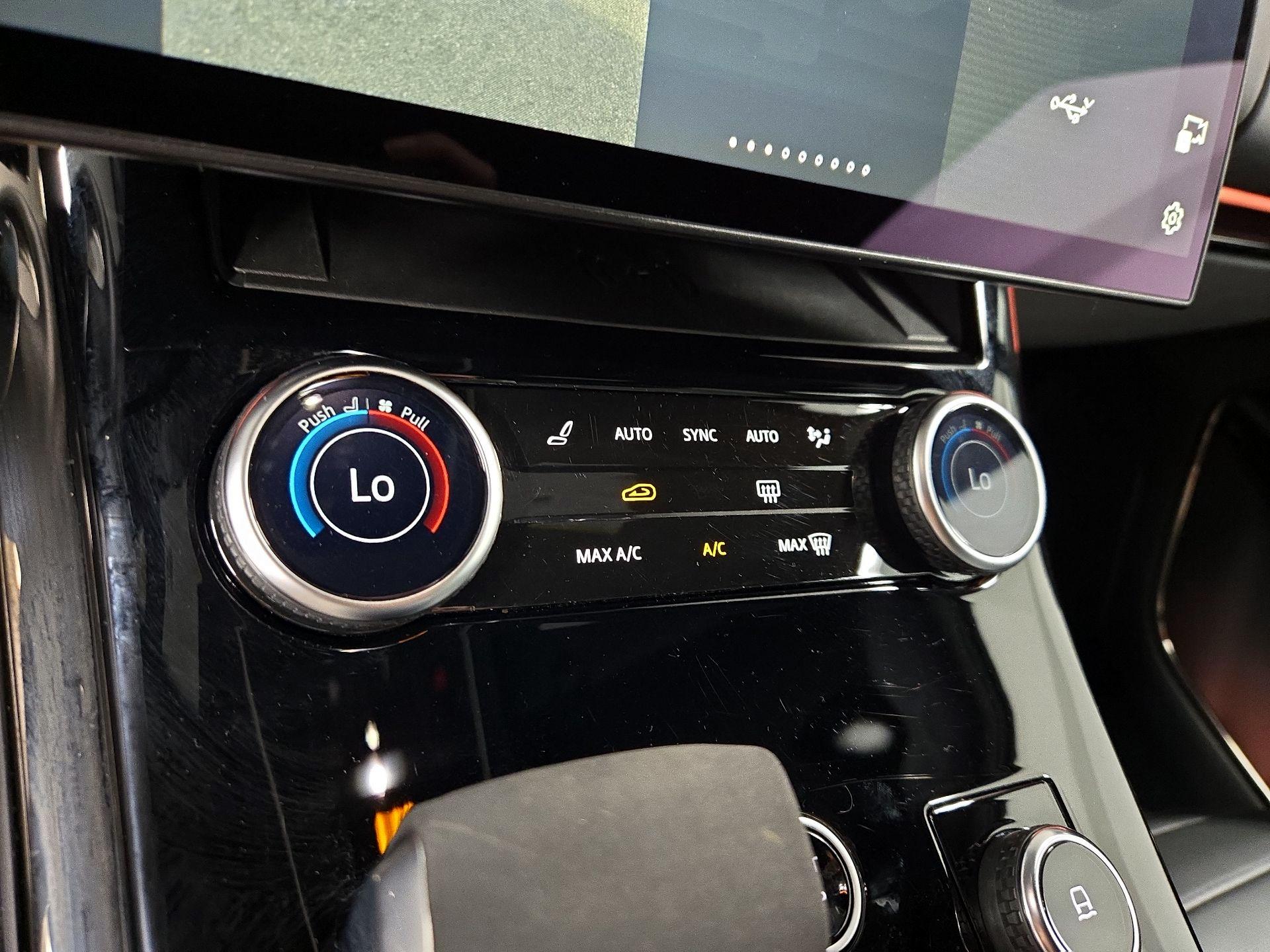 Thumbnail: 2023 Land Rover Range Rover Sport - 17