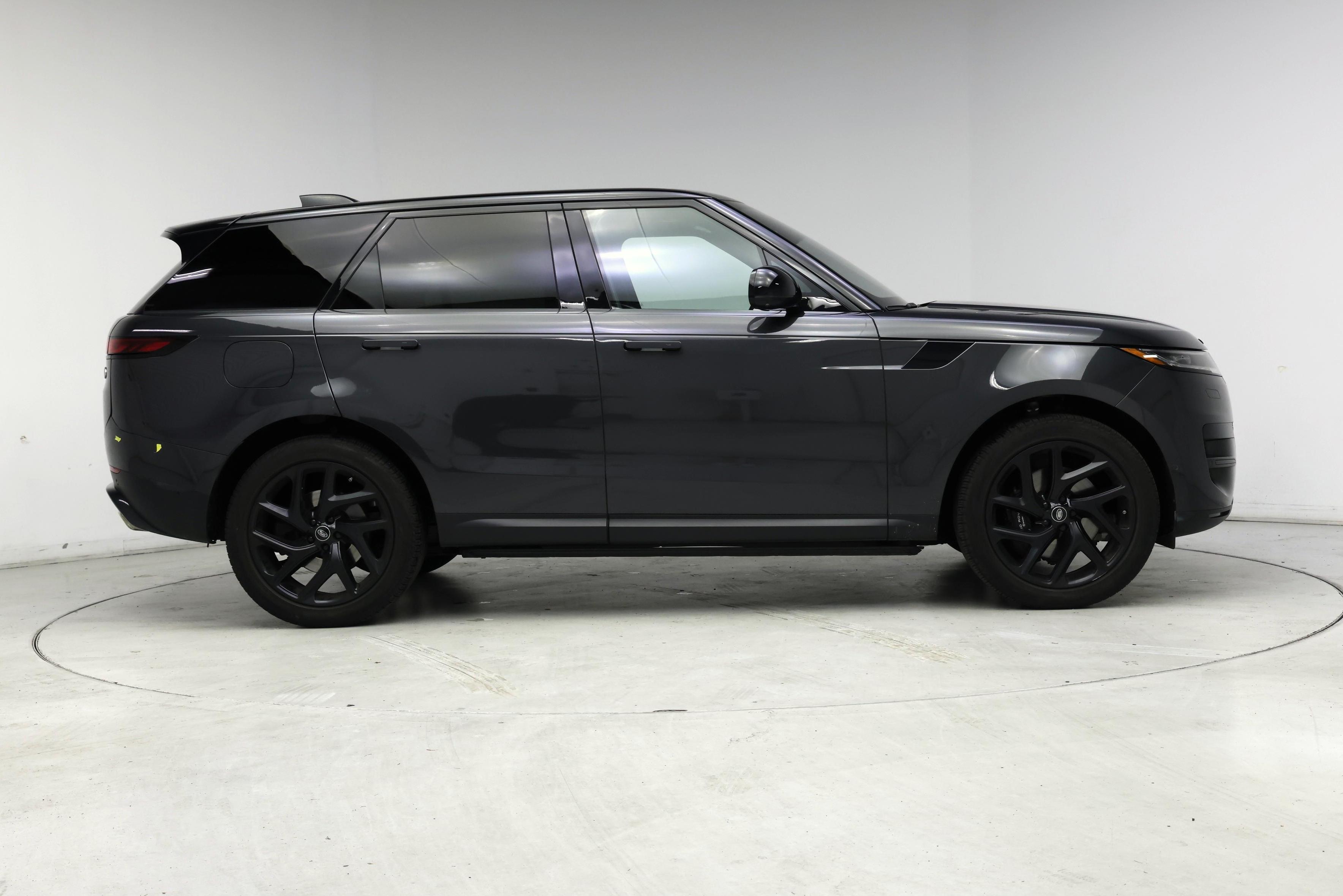 Thumbnail: 2023 Land Rover Range Rover Sport - 7