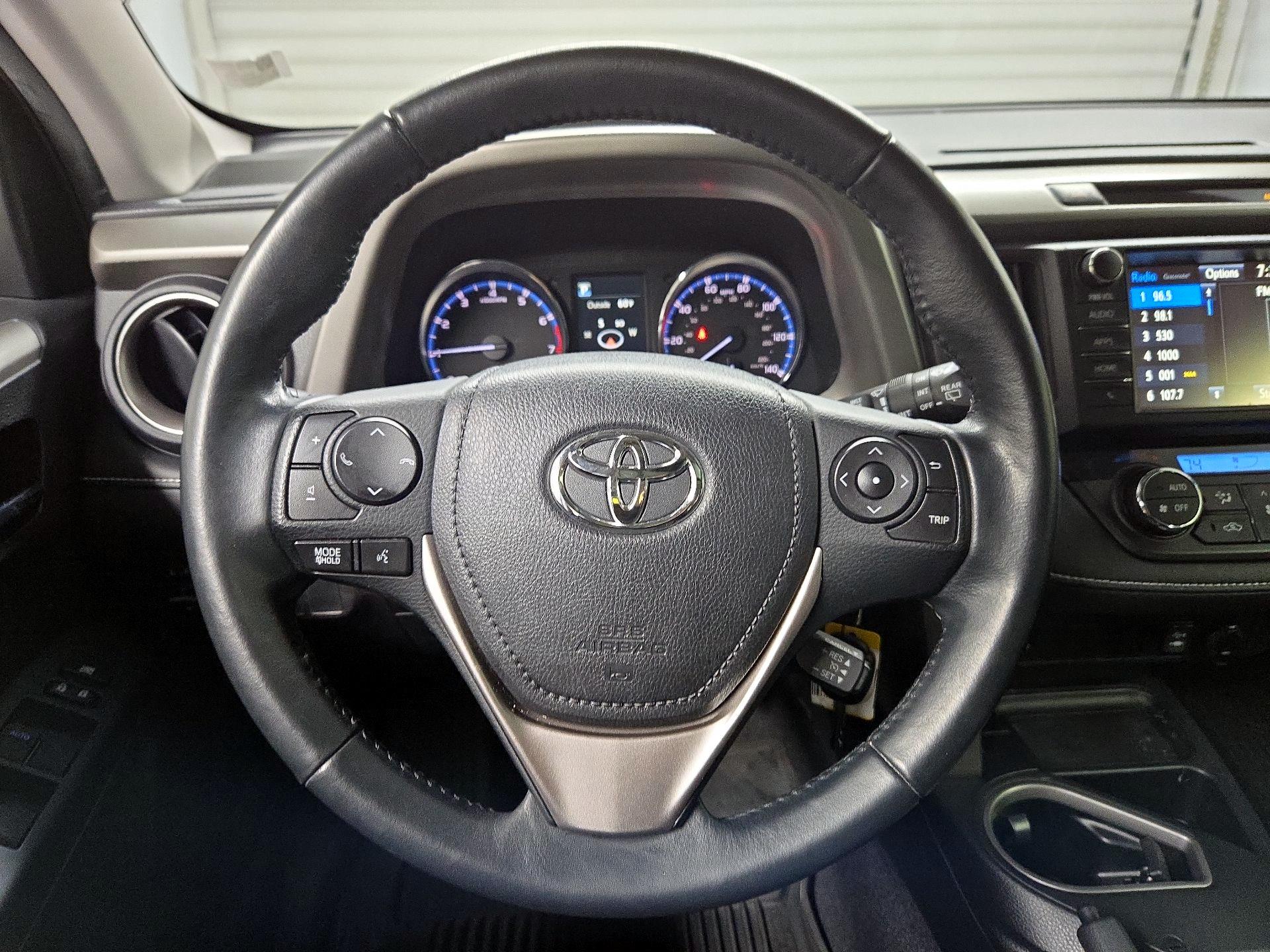 Thumbnail: 2016 Toyota RAV4 - 10