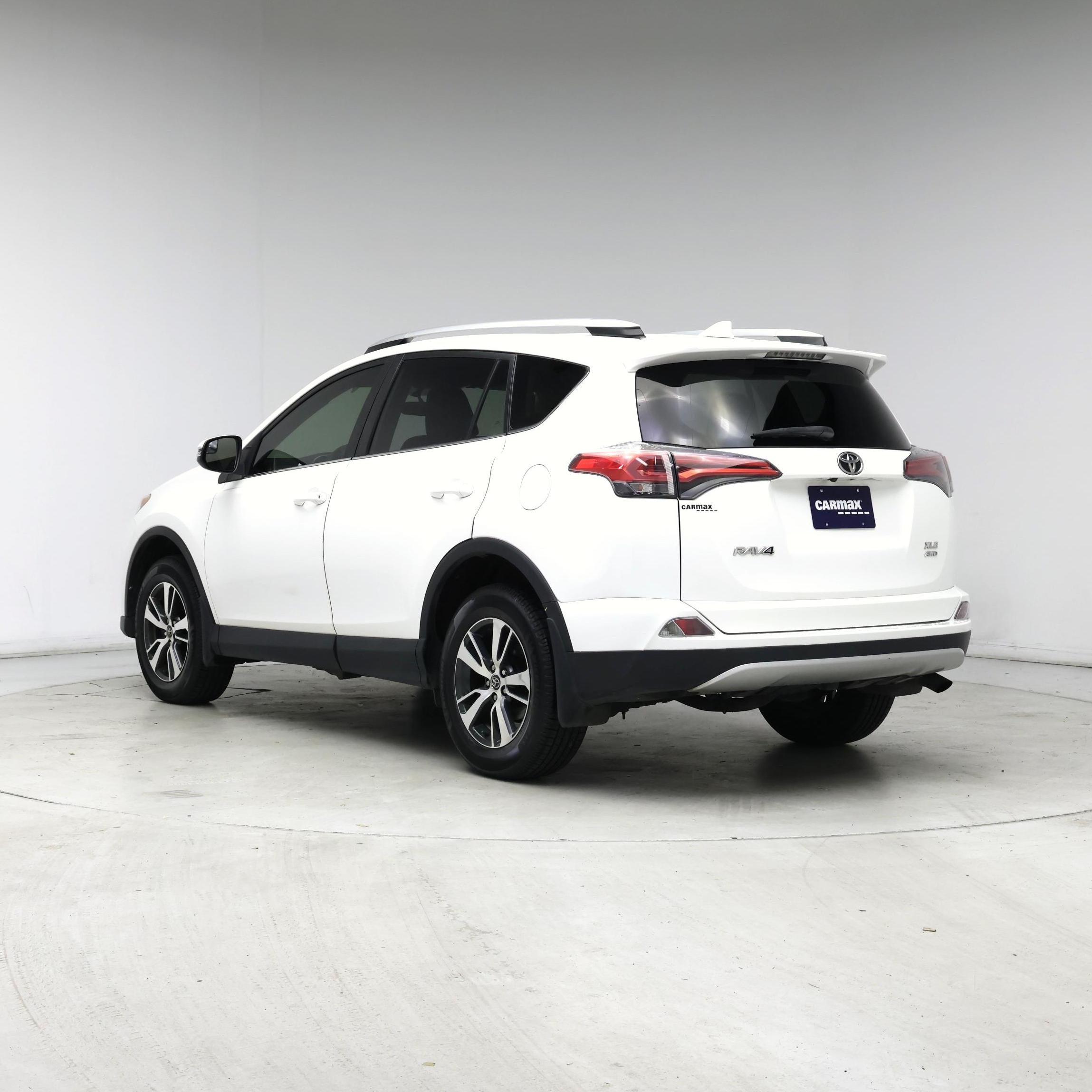 Thumbnail: 2016 Toyota RAV4 - 2